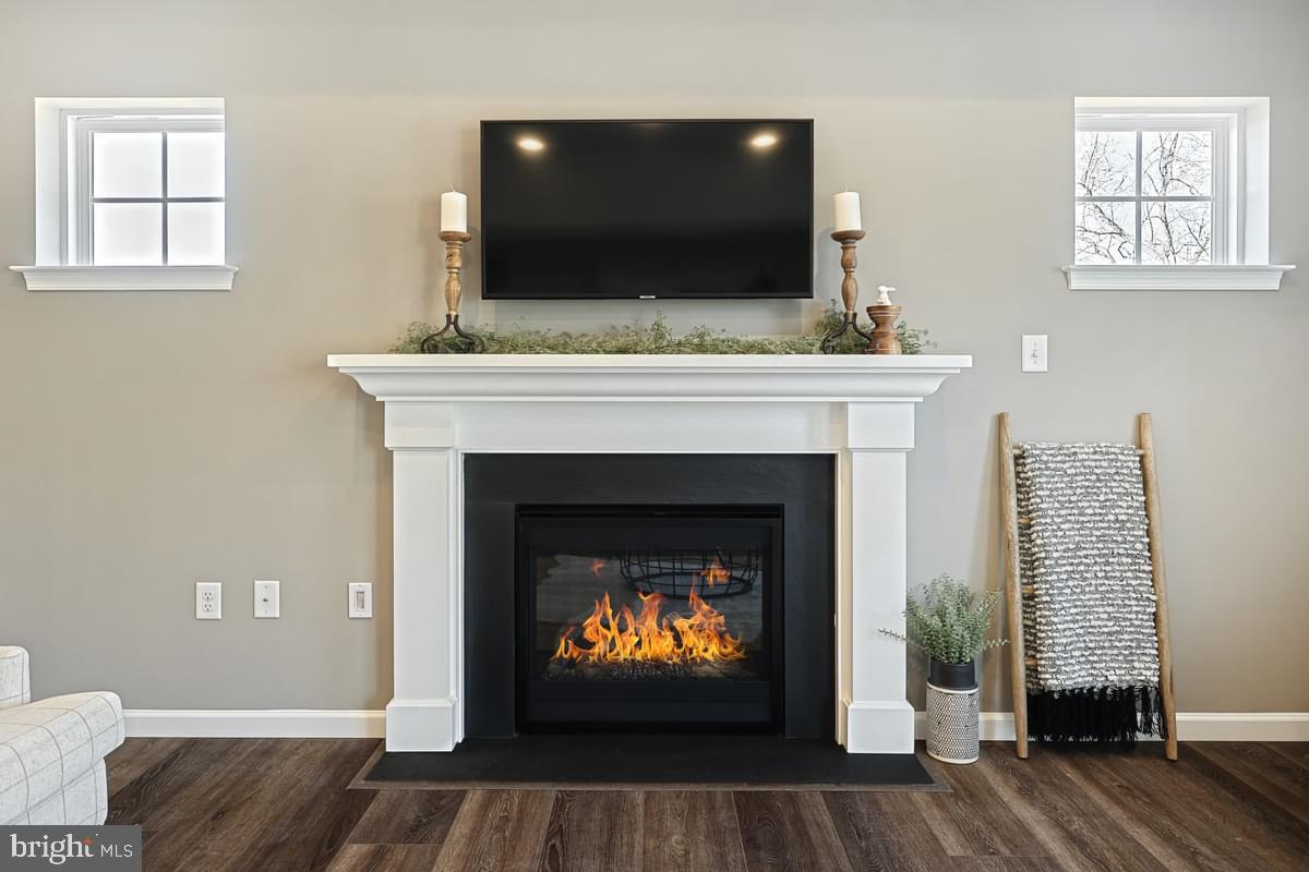 DICKINSON PLACE - Residential