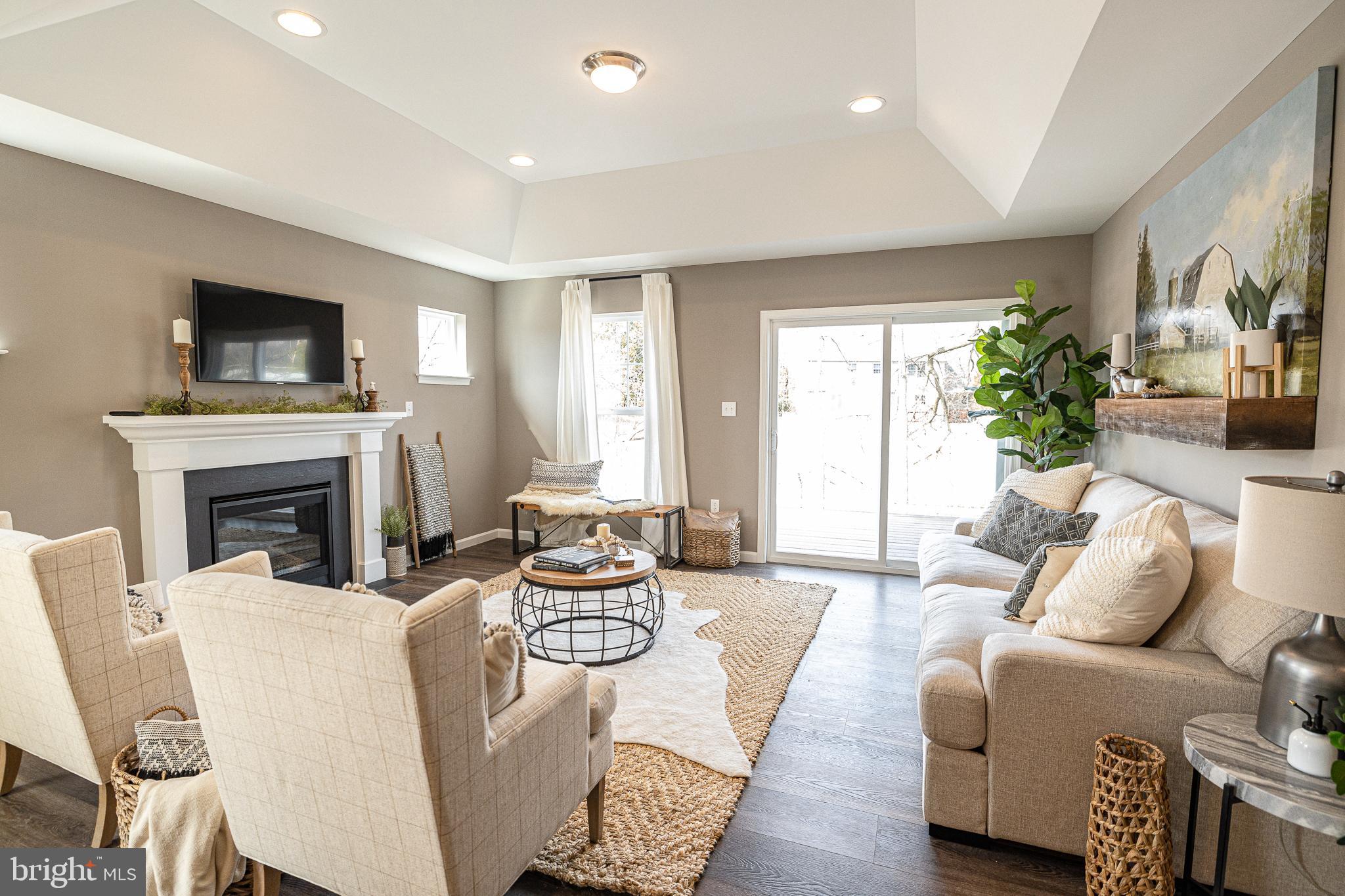 DICKINSON PLACE - Residential