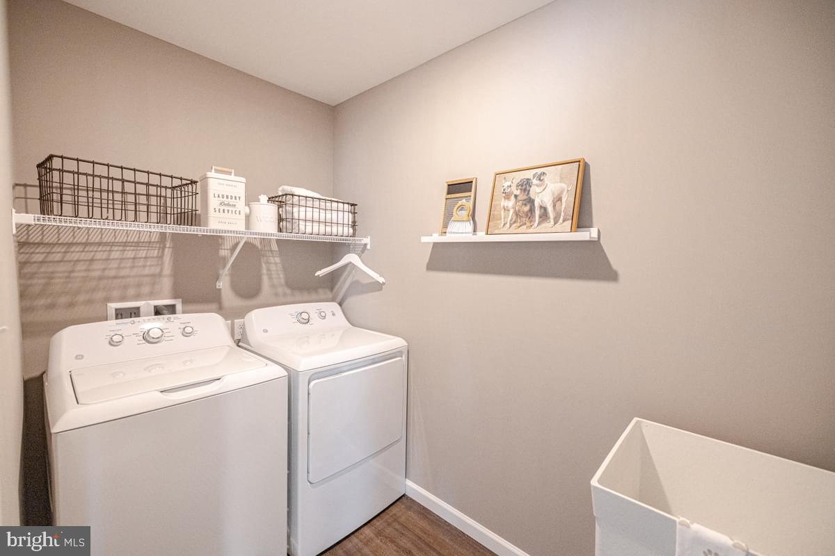 DICKINSON PLACE - Residential