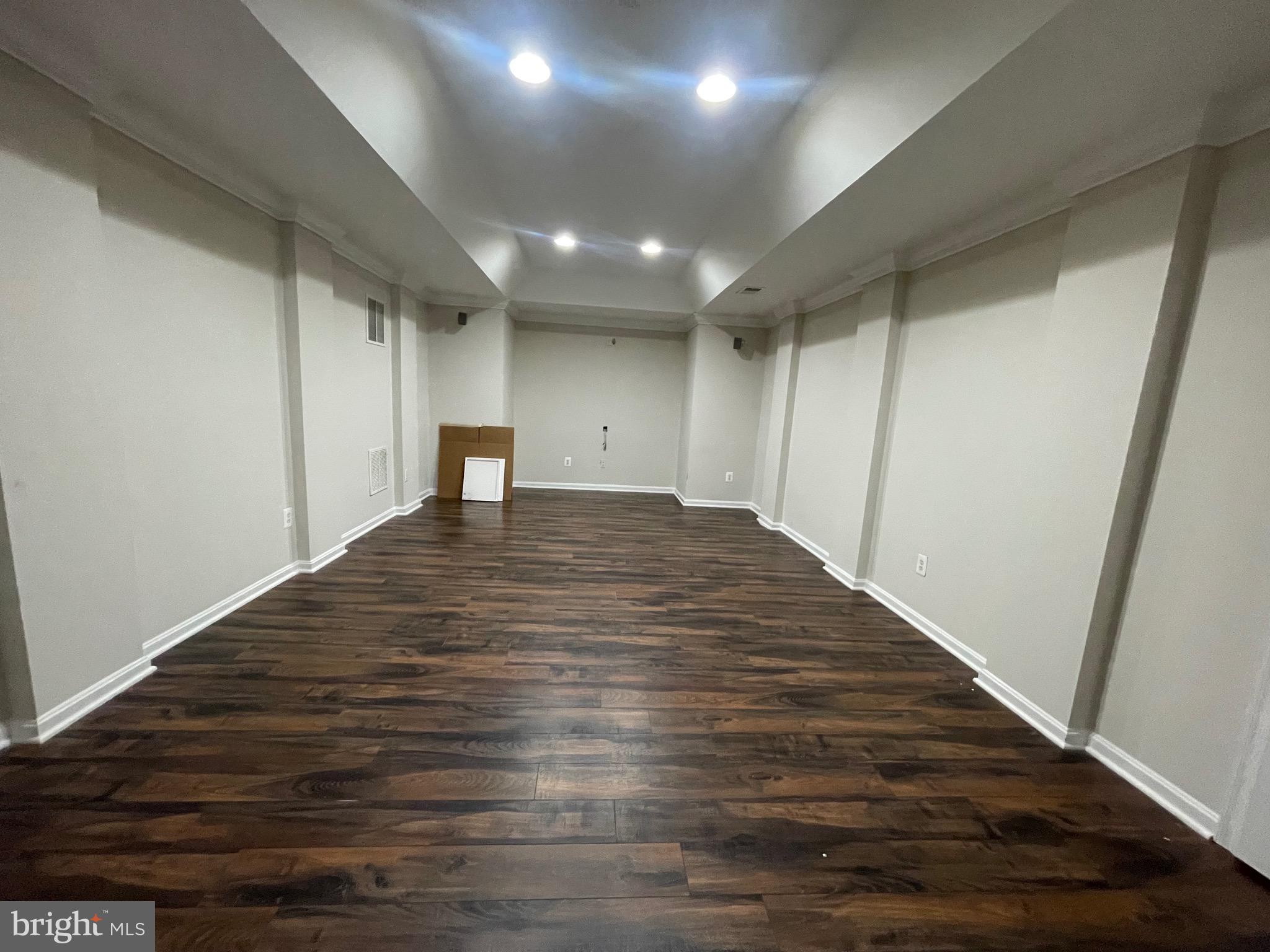 GLENKIRK ESTATES - Residential Lease