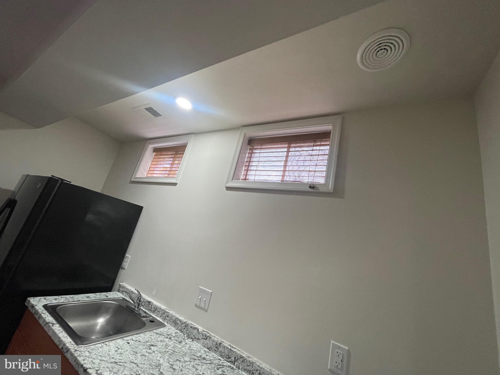 GLENKIRK ESTATES - Residential Lease