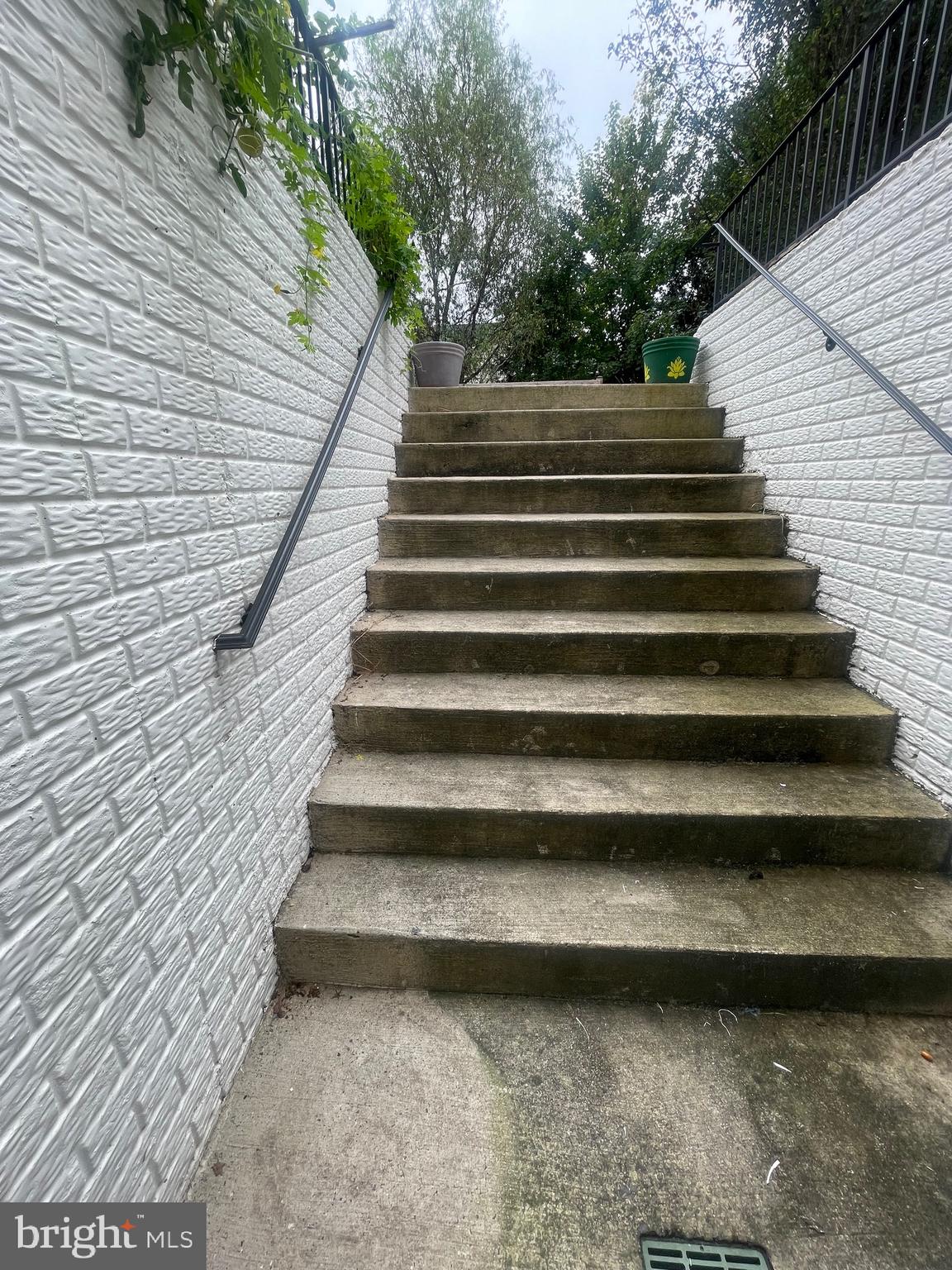 GLENKIRK ESTATES - Residential Lease