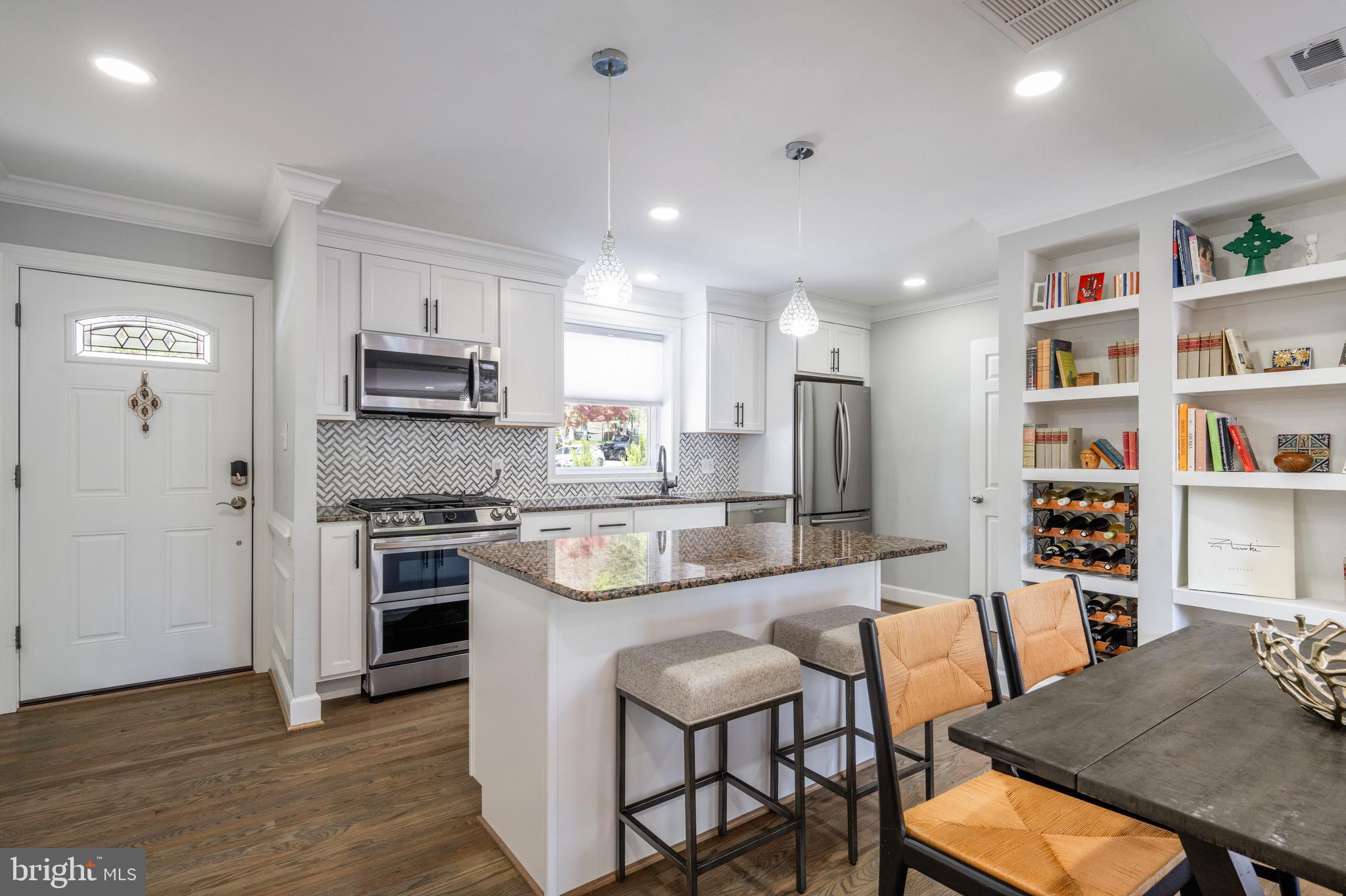 WARWICK VILLAGE - Residential