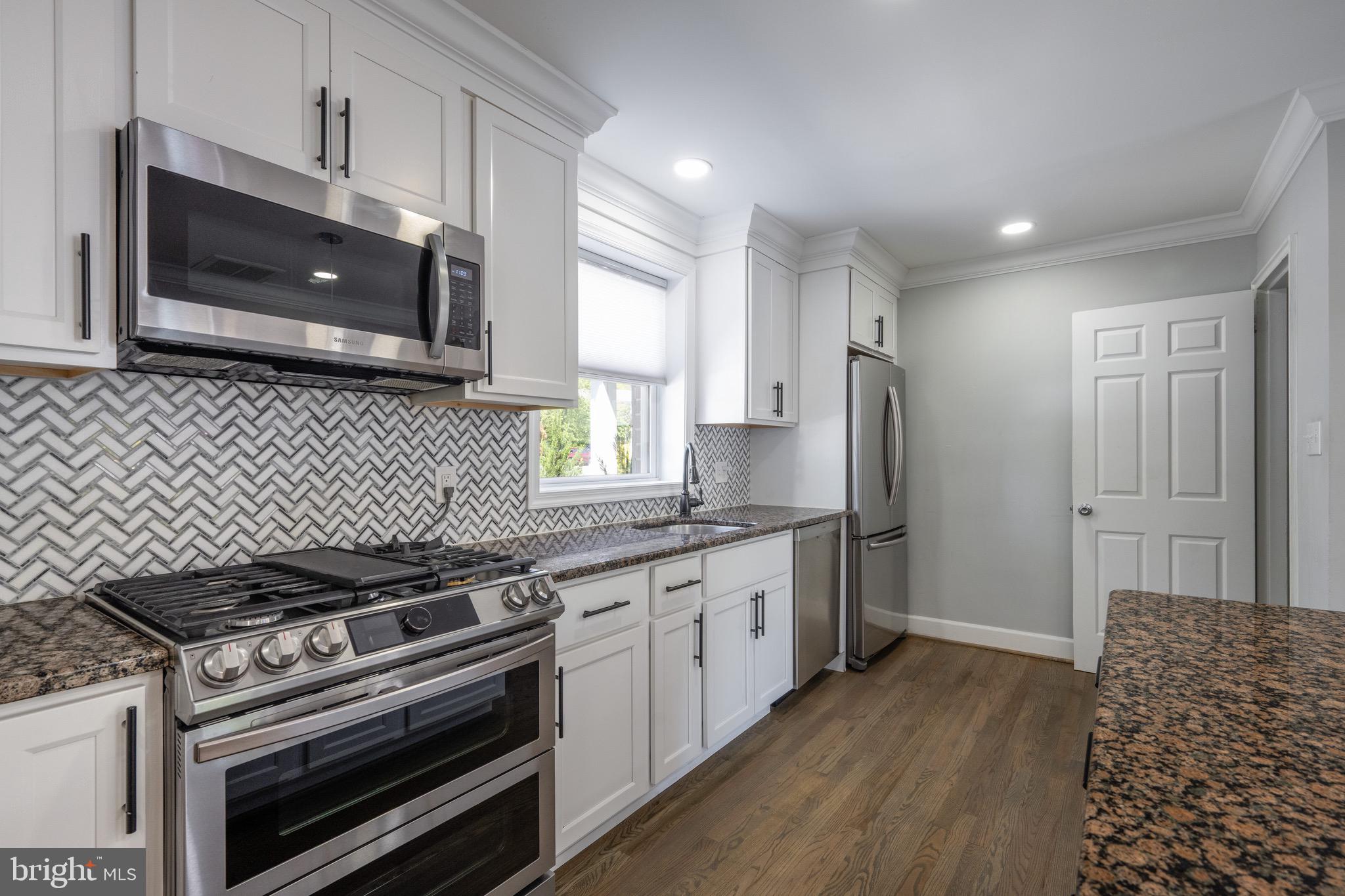 WARWICK VILLAGE - Residential