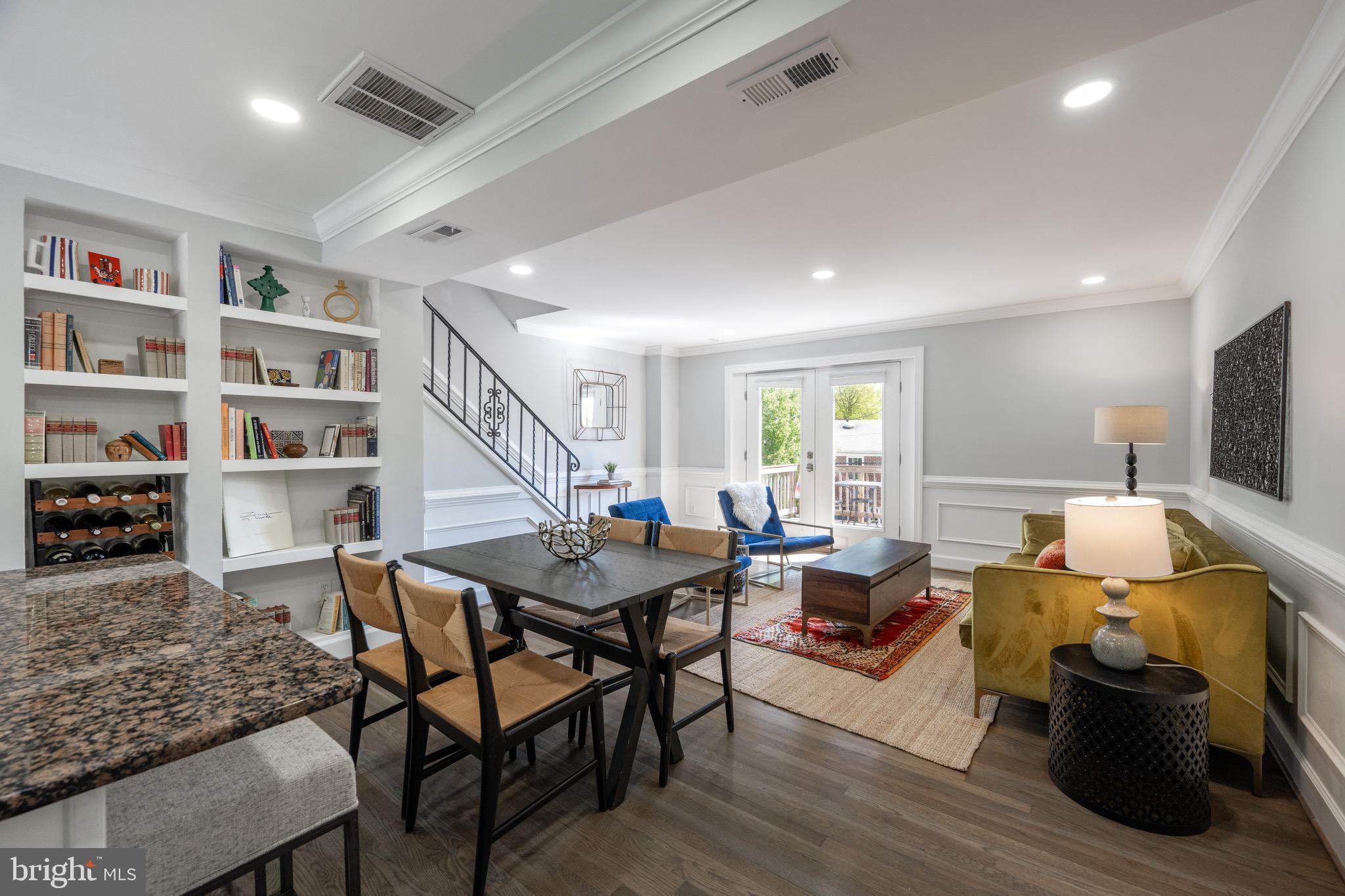 WARWICK VILLAGE - Residential