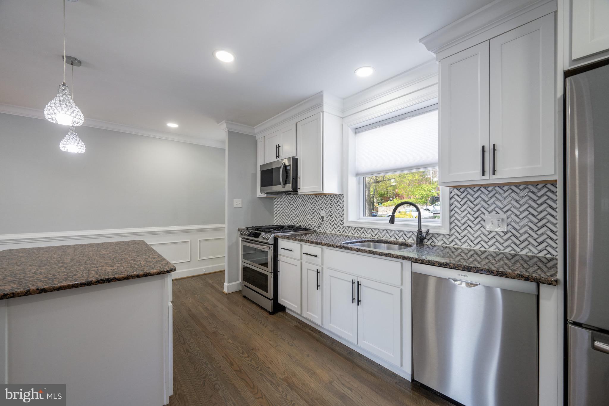 WARWICK VILLAGE - Residential