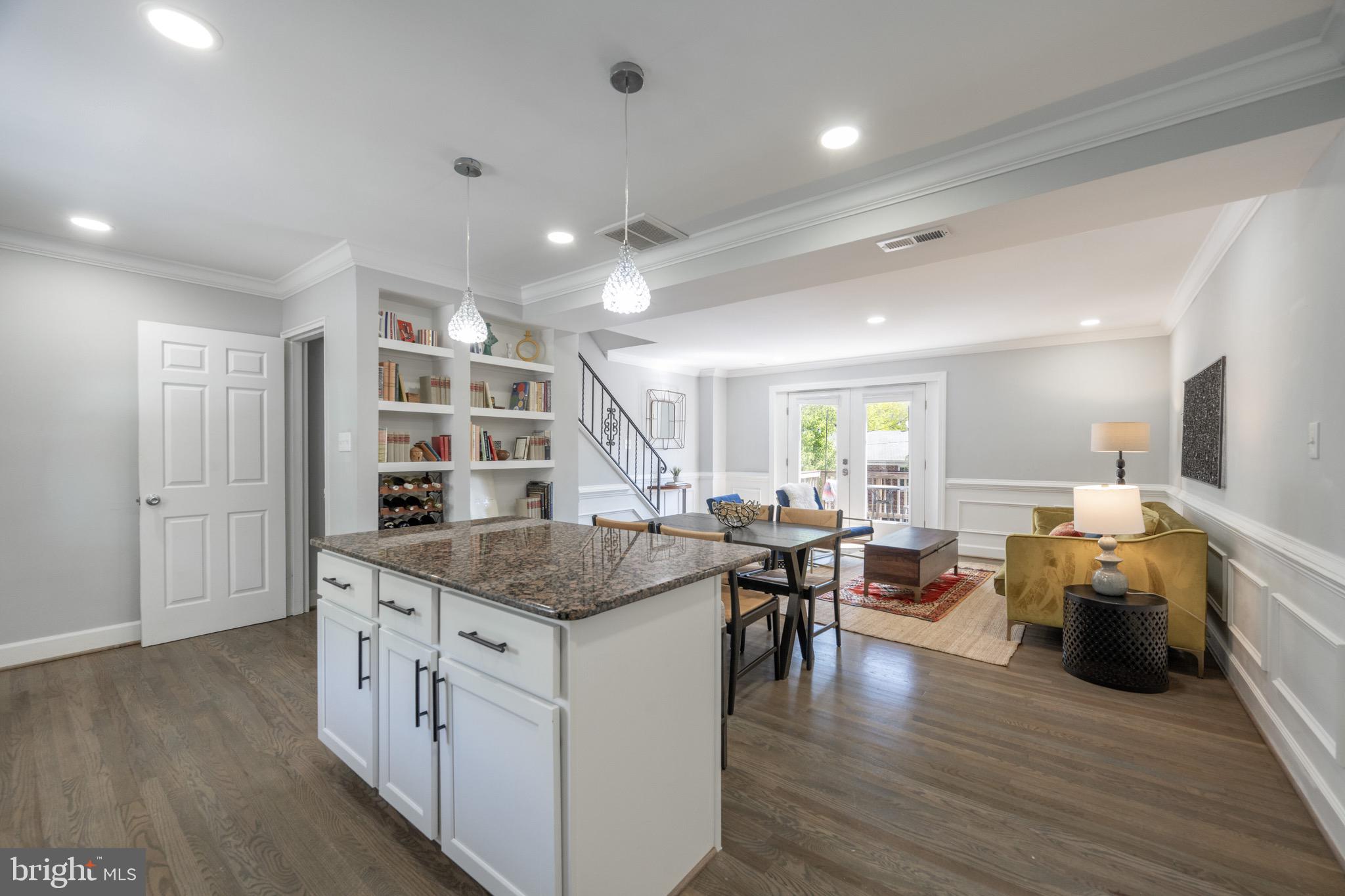 WARWICK VILLAGE - Residential