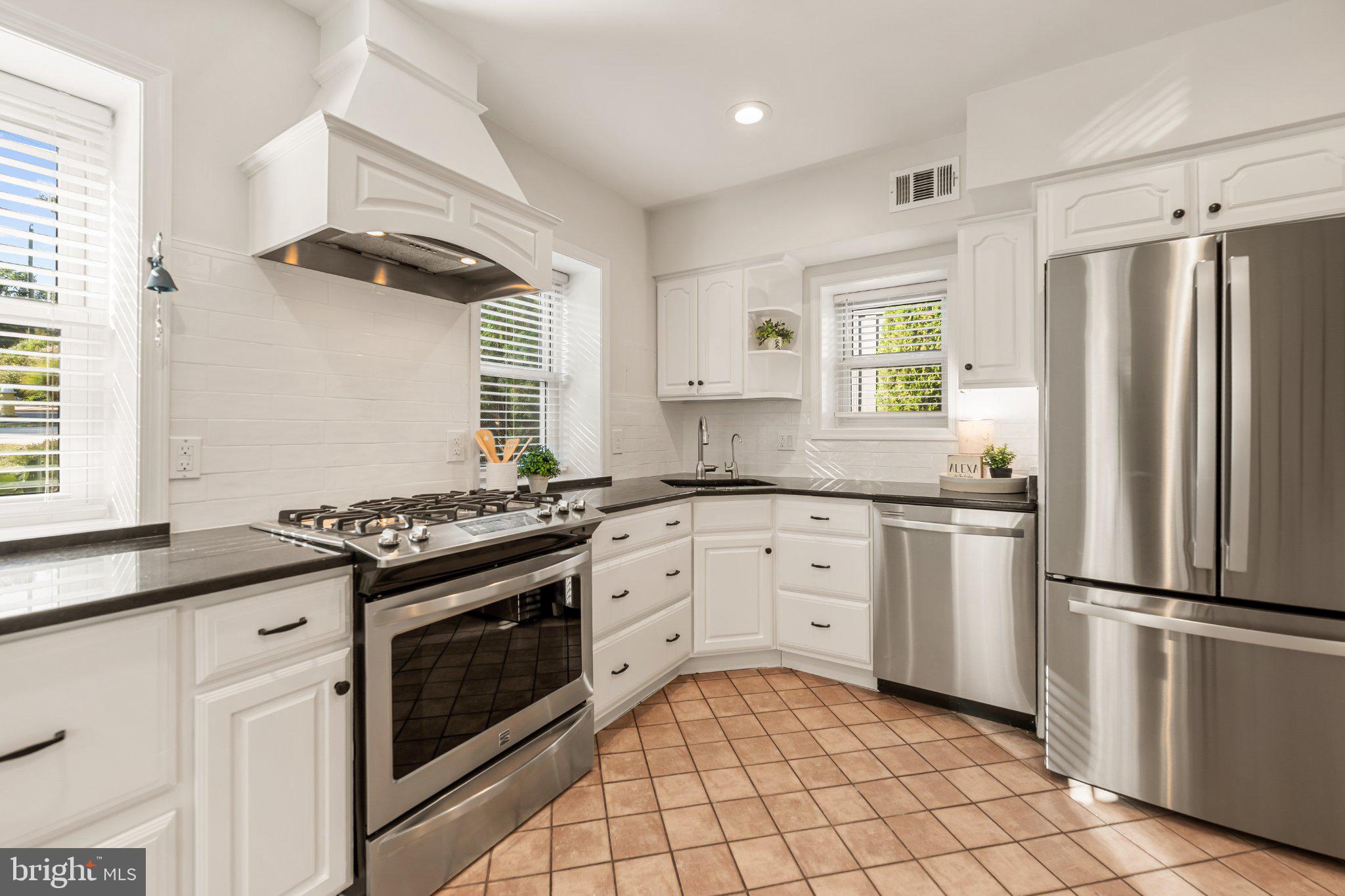 101 N EARLEY