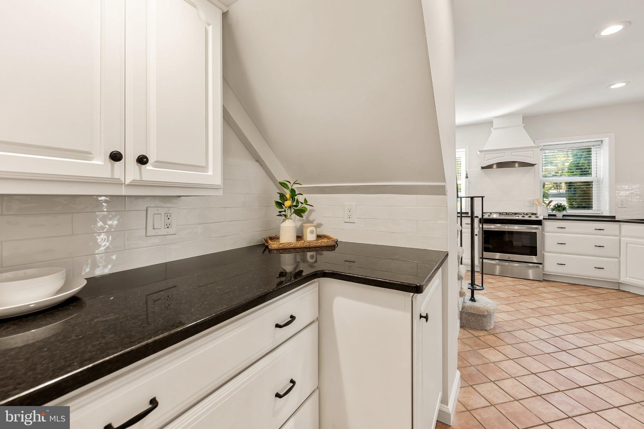 101 N EARLEY