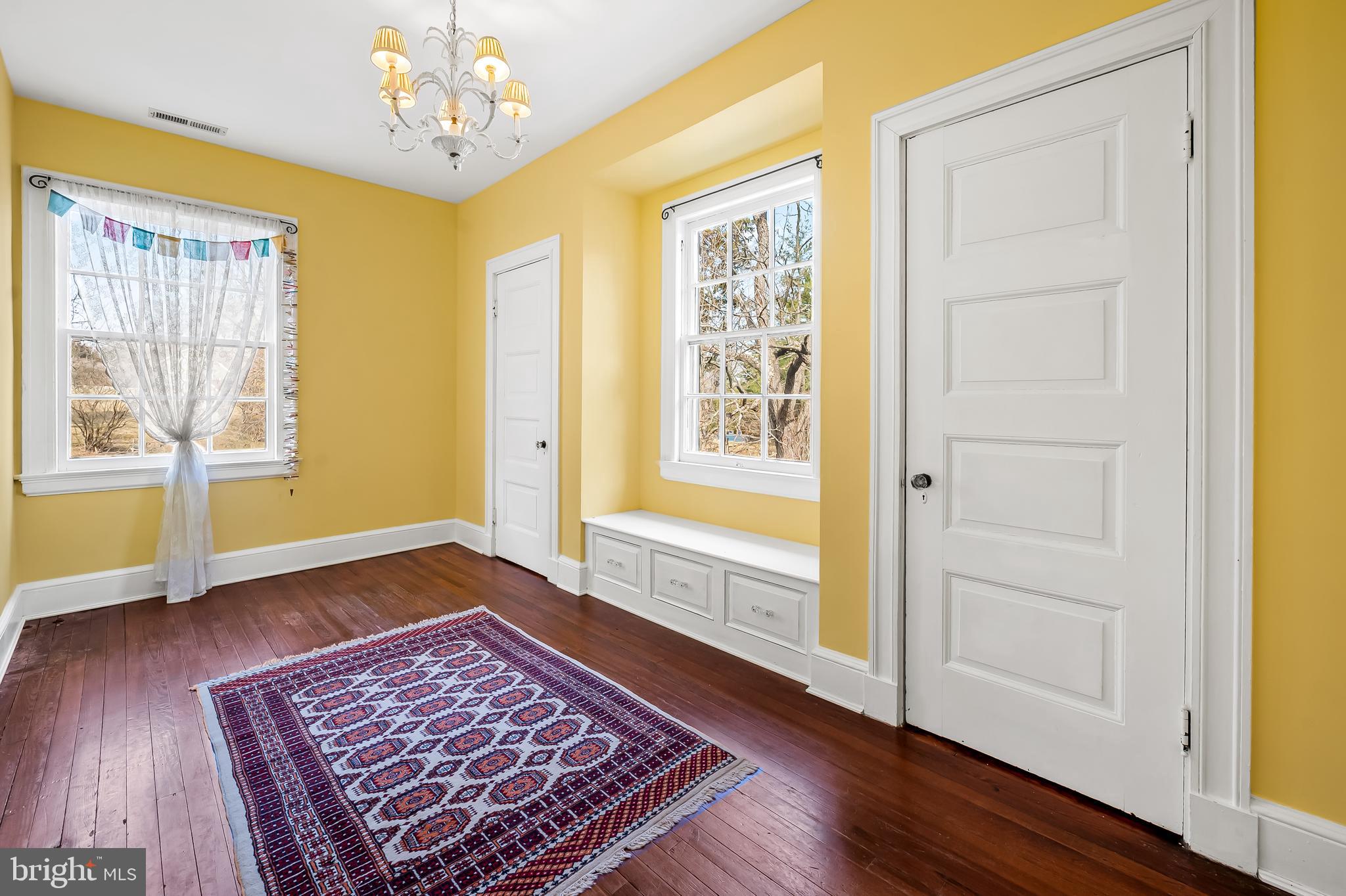 MOUNT WASHINGTON - Residential