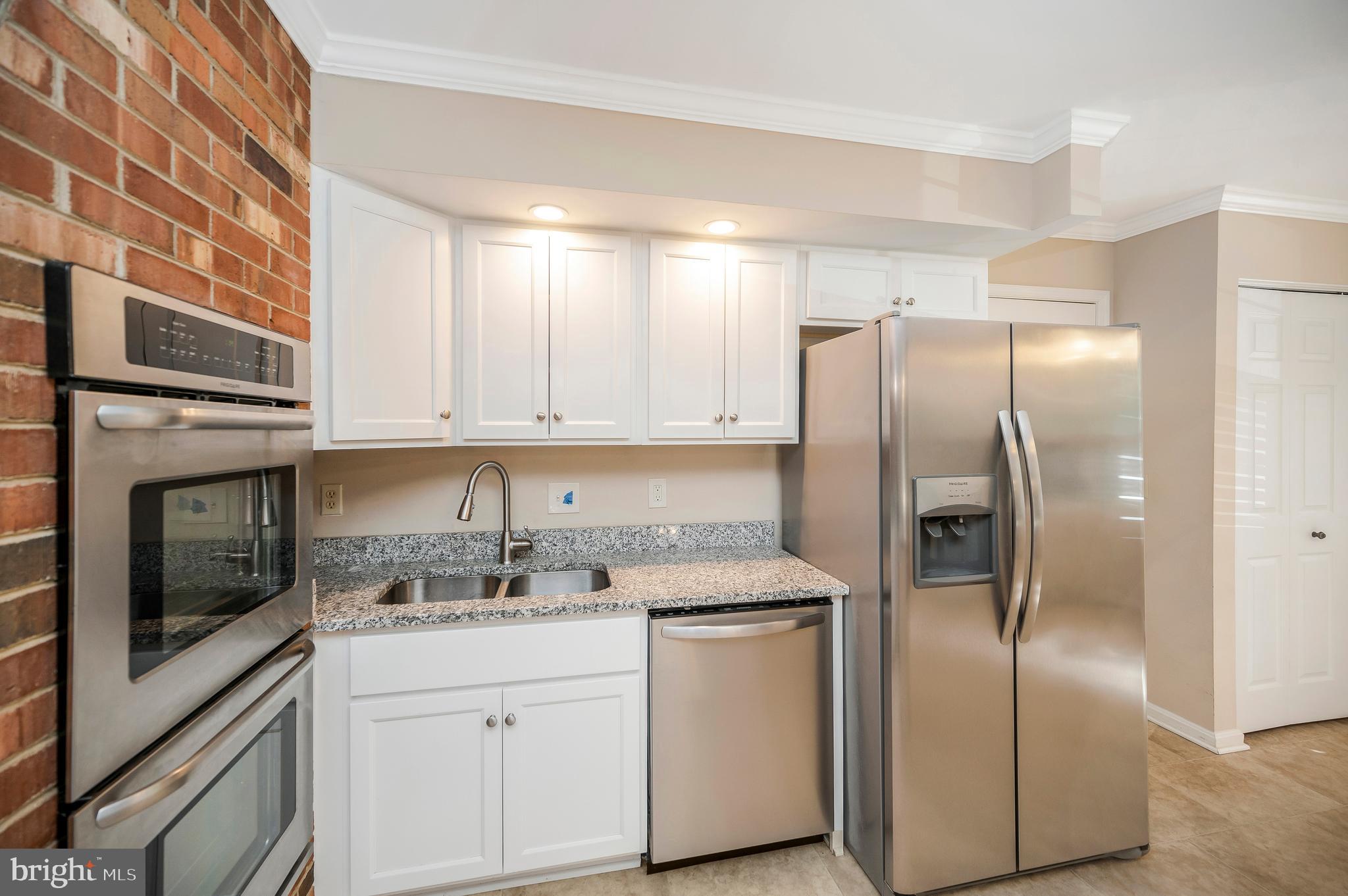 BREEZEWOOD - Residential