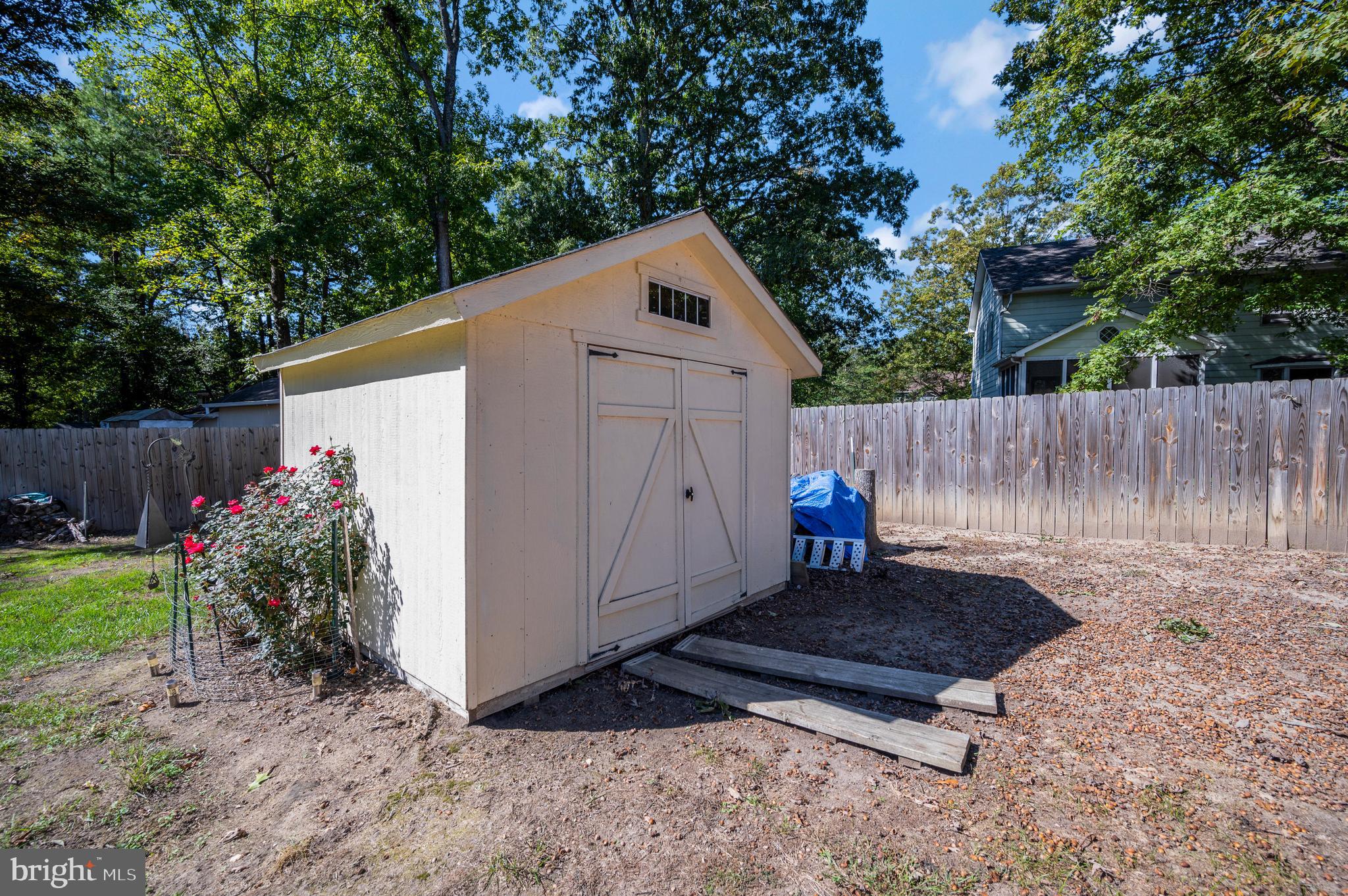 BREEZEWOOD - Residential