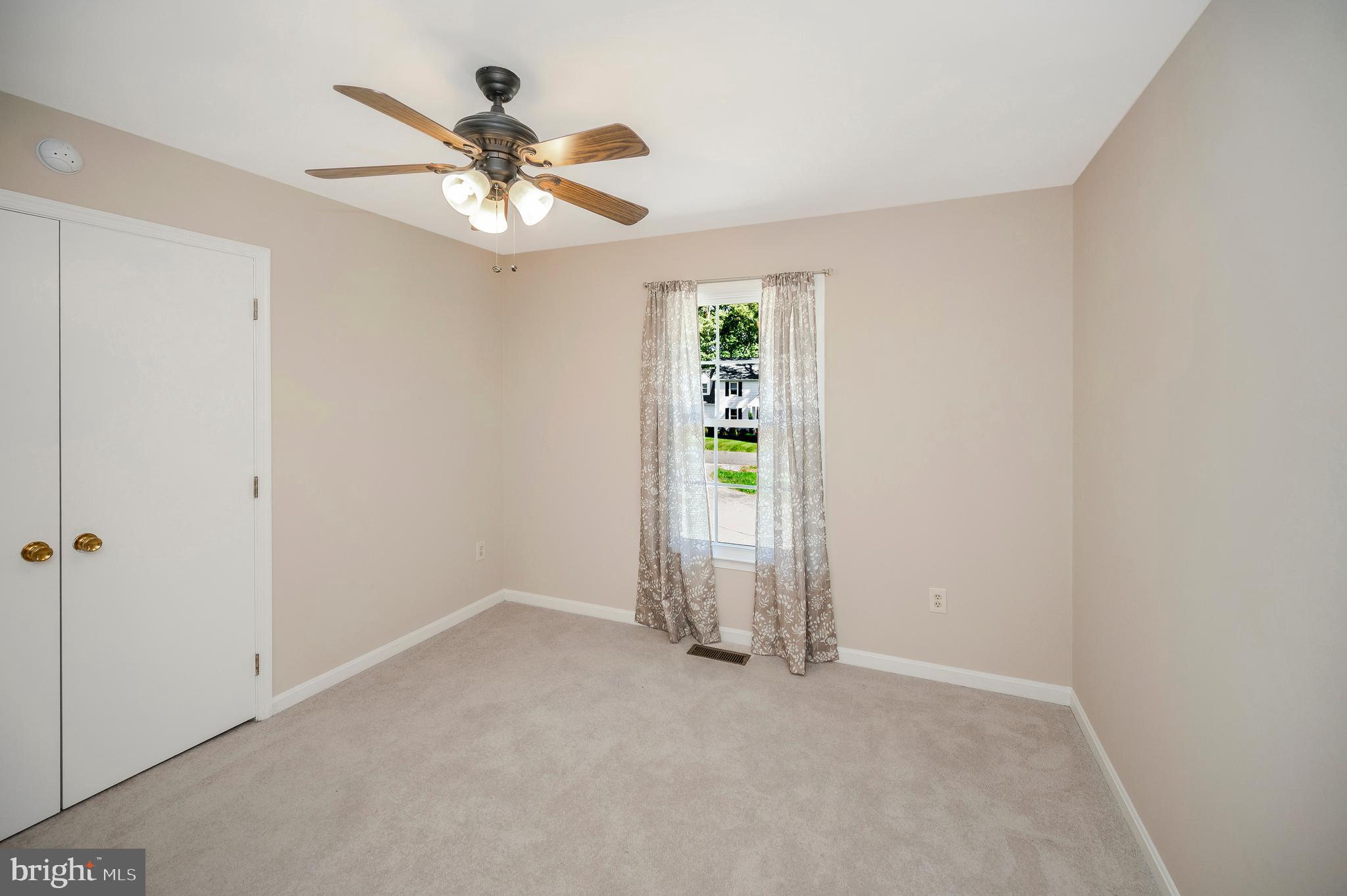 BREEZEWOOD - Residential