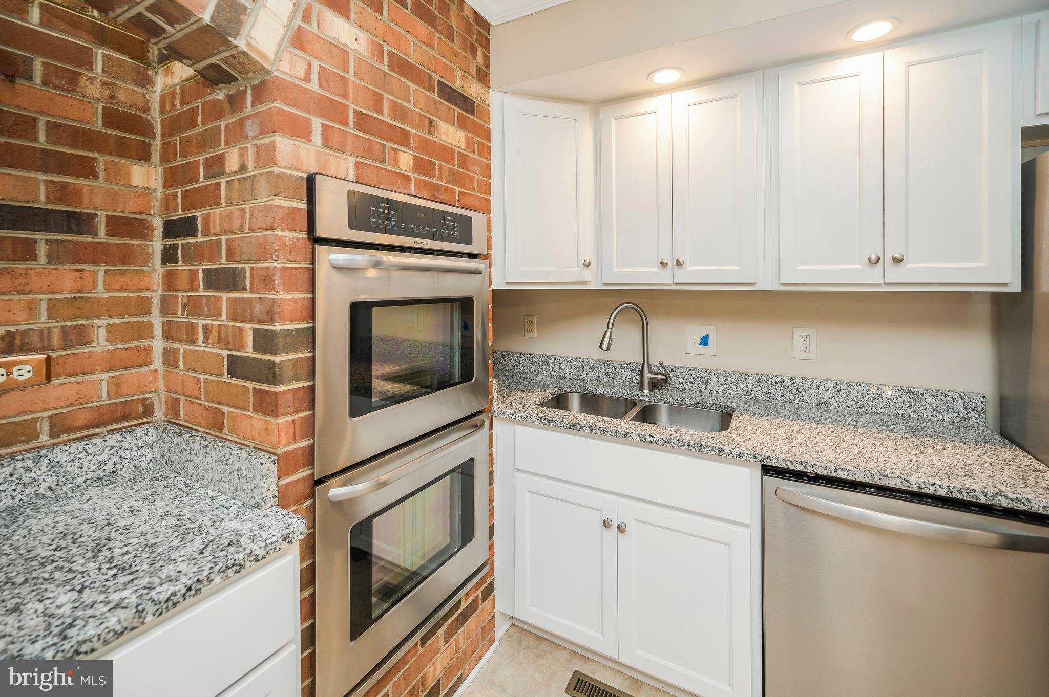 BREEZEWOOD - Residential