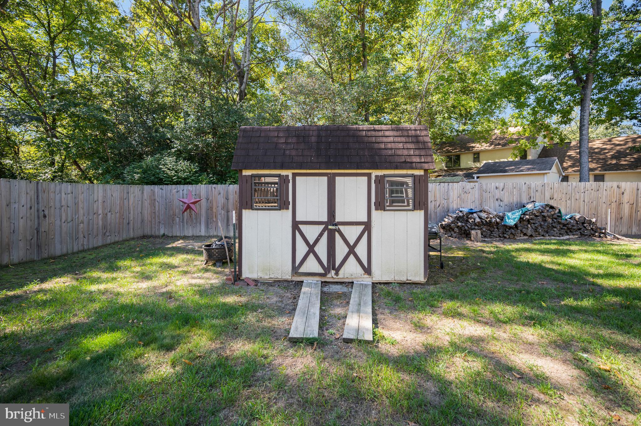 BREEZEWOOD - Residential