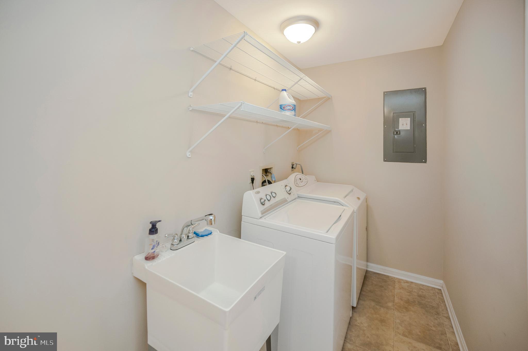 BREEZEWOOD - Residential