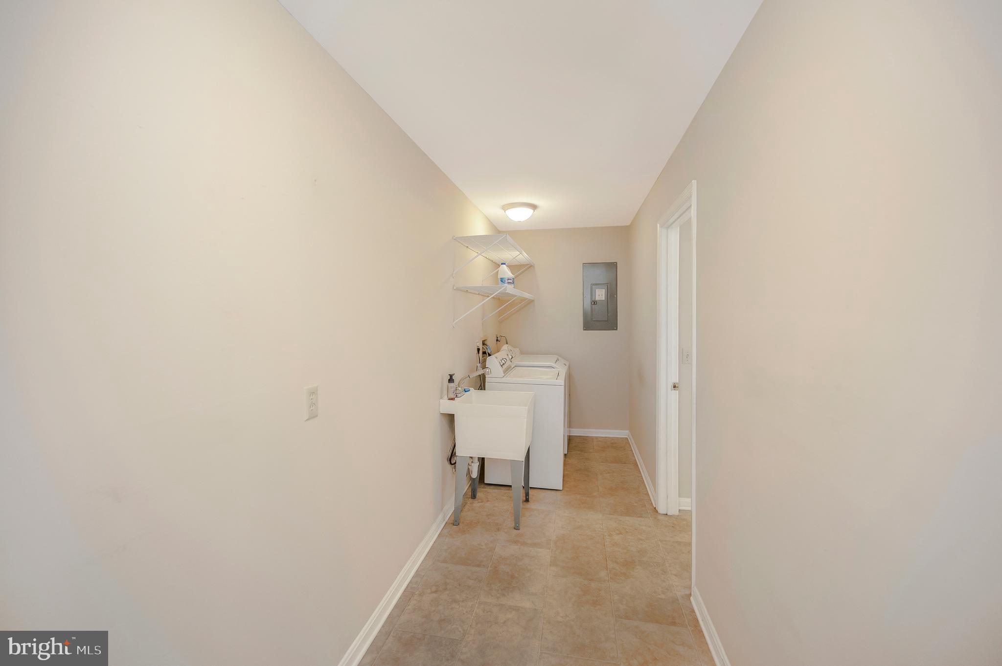 BREEZEWOOD - Residential