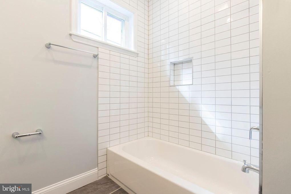 POINT BREEZE - Residential Lease