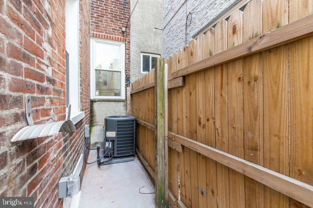 POINT BREEZE - Residential Lease