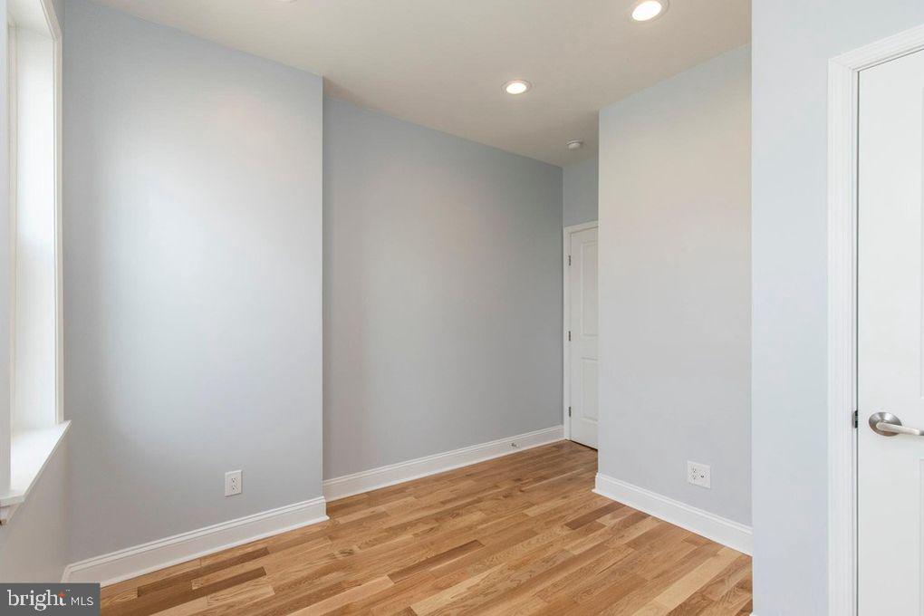 POINT BREEZE - Residential Lease