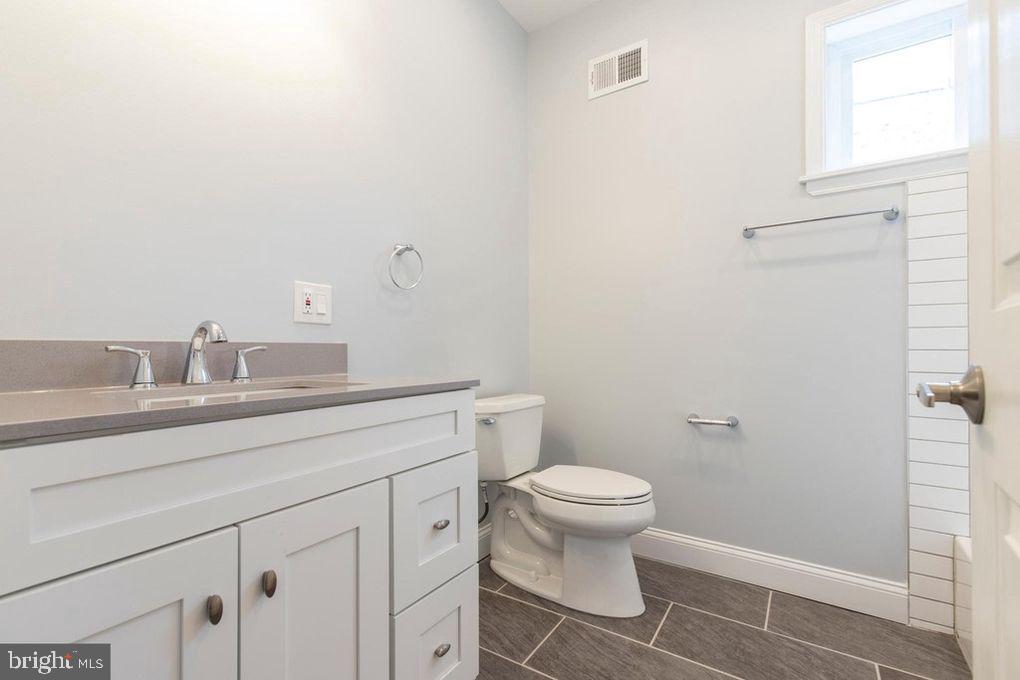 POINT BREEZE - Residential Lease