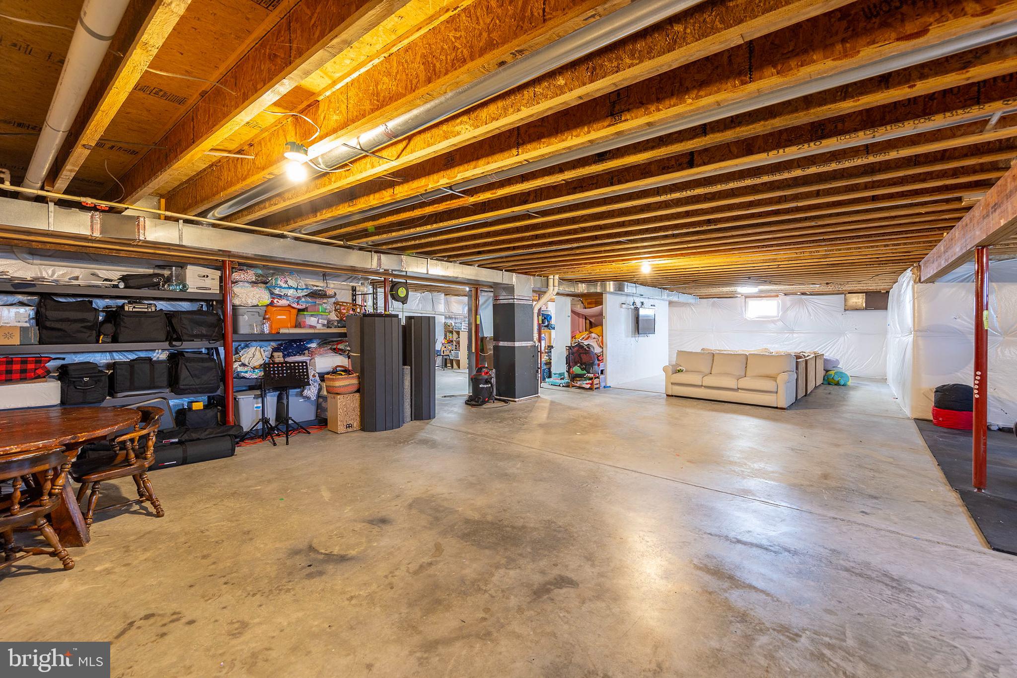 ABRAMS POINTE - Residential