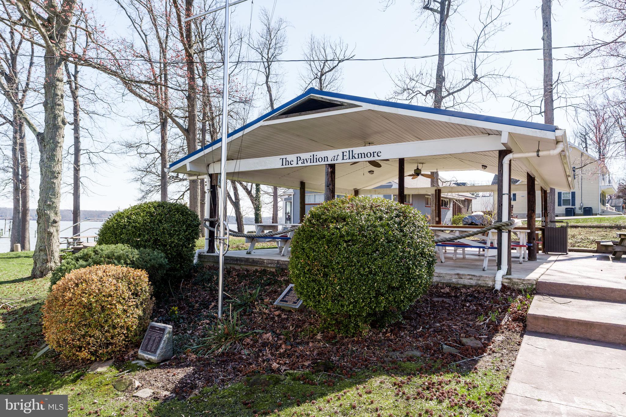 ELKMORE - Residential