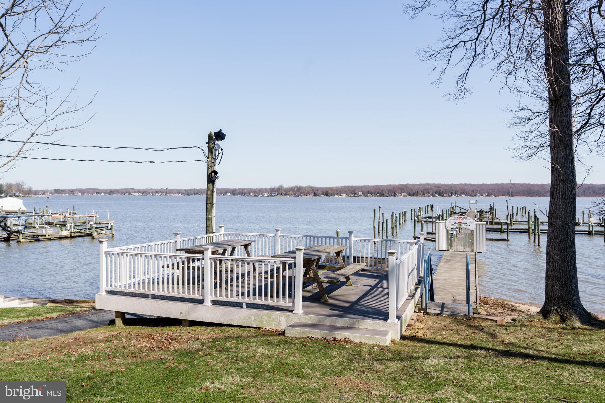 ELKMORE - Residential