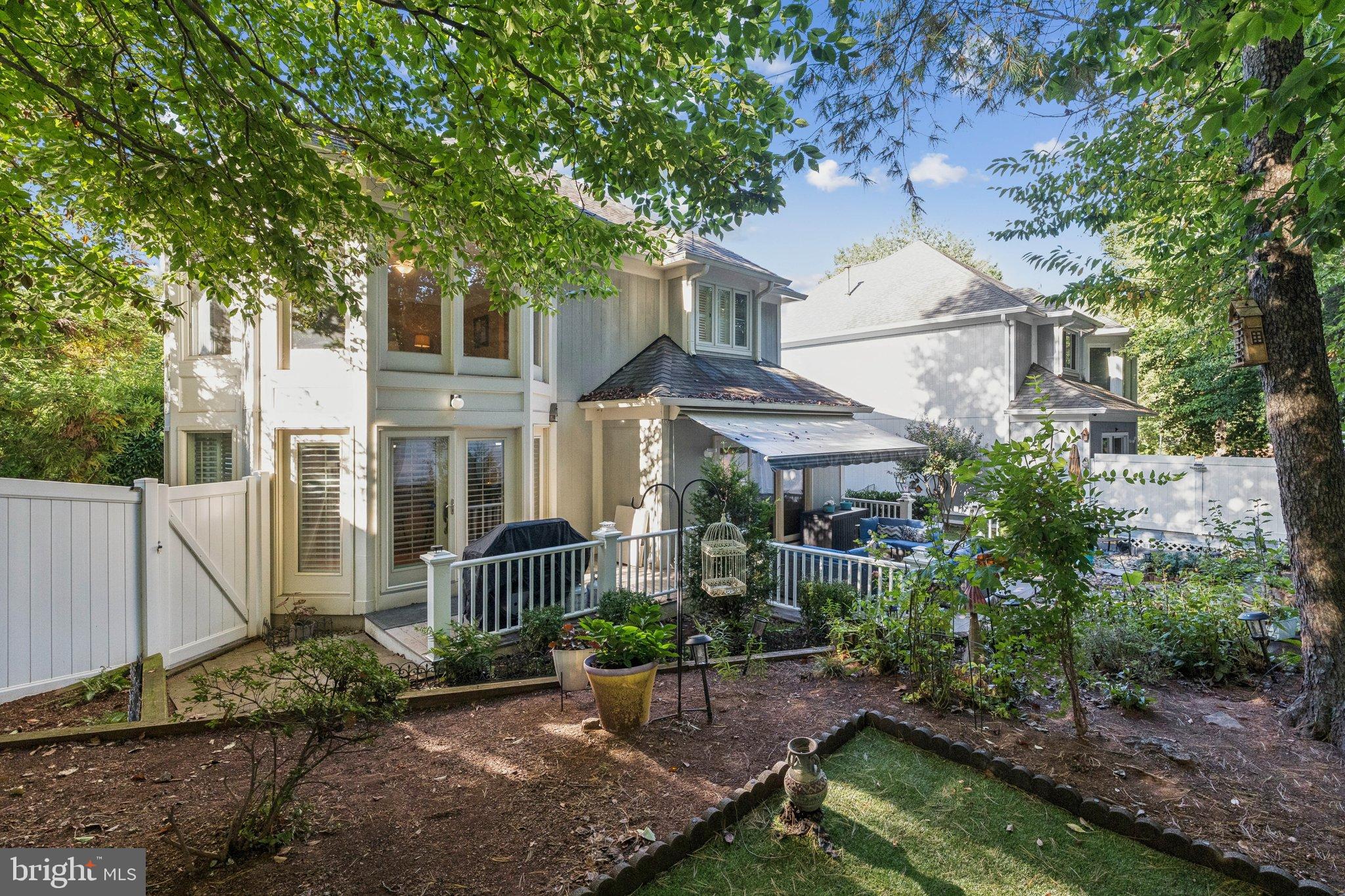 CASCADES - Residential Lease