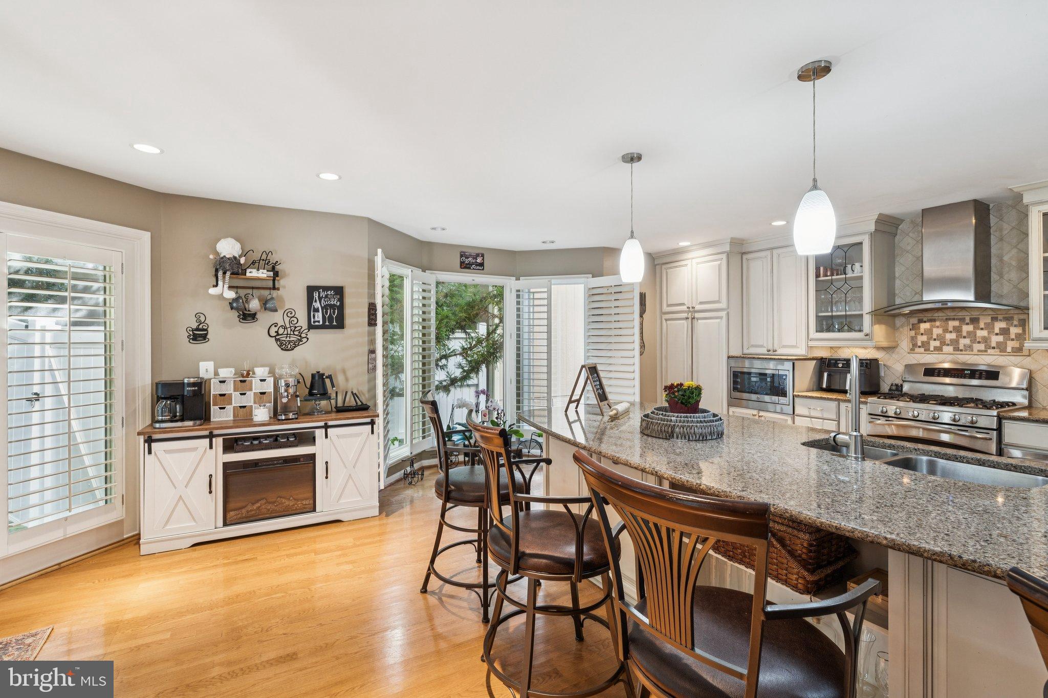 CASCADES - Residential Lease