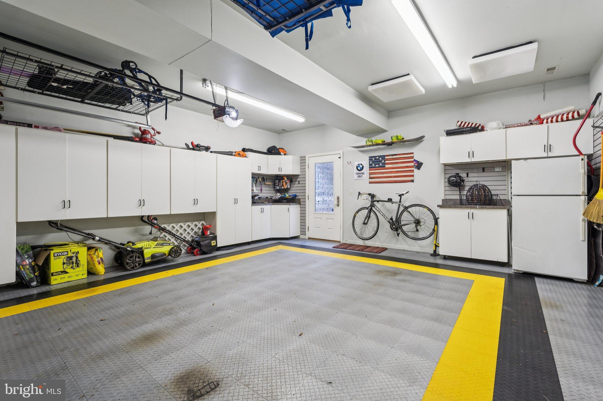 CASCADES - Residential Lease