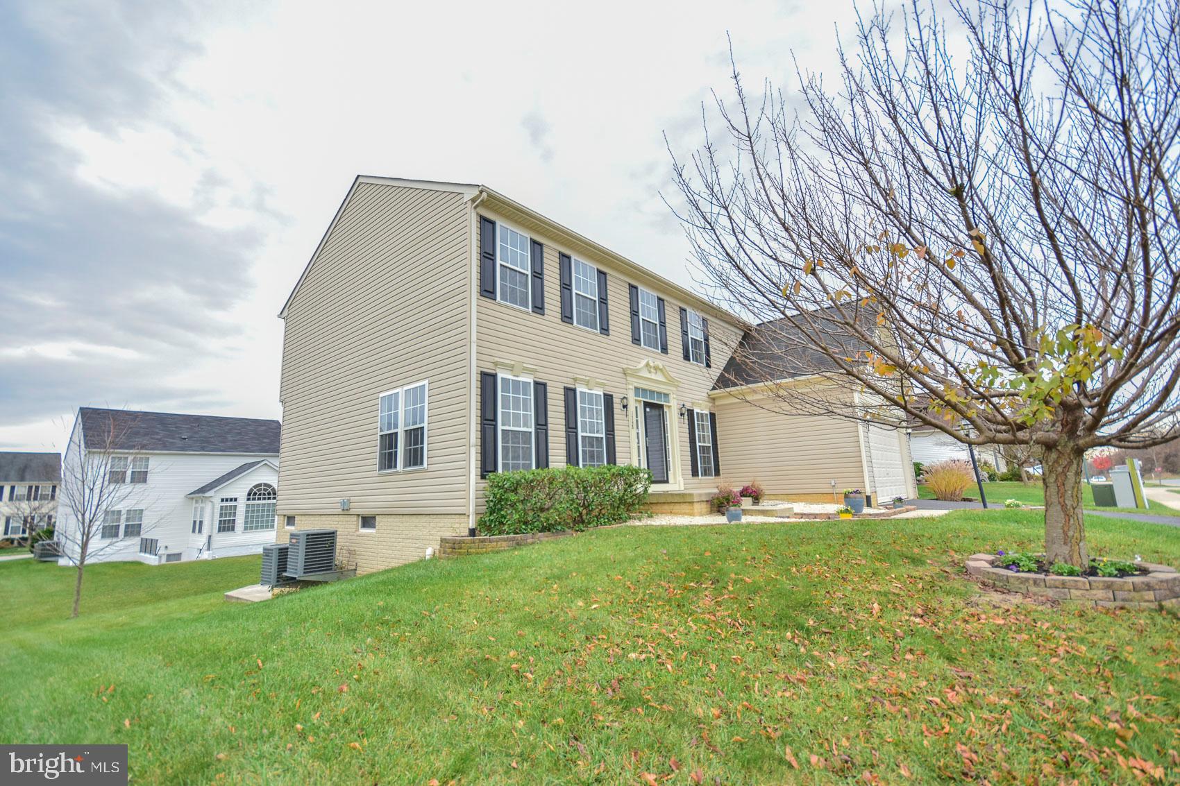 LAKELAND PLACE - Residential