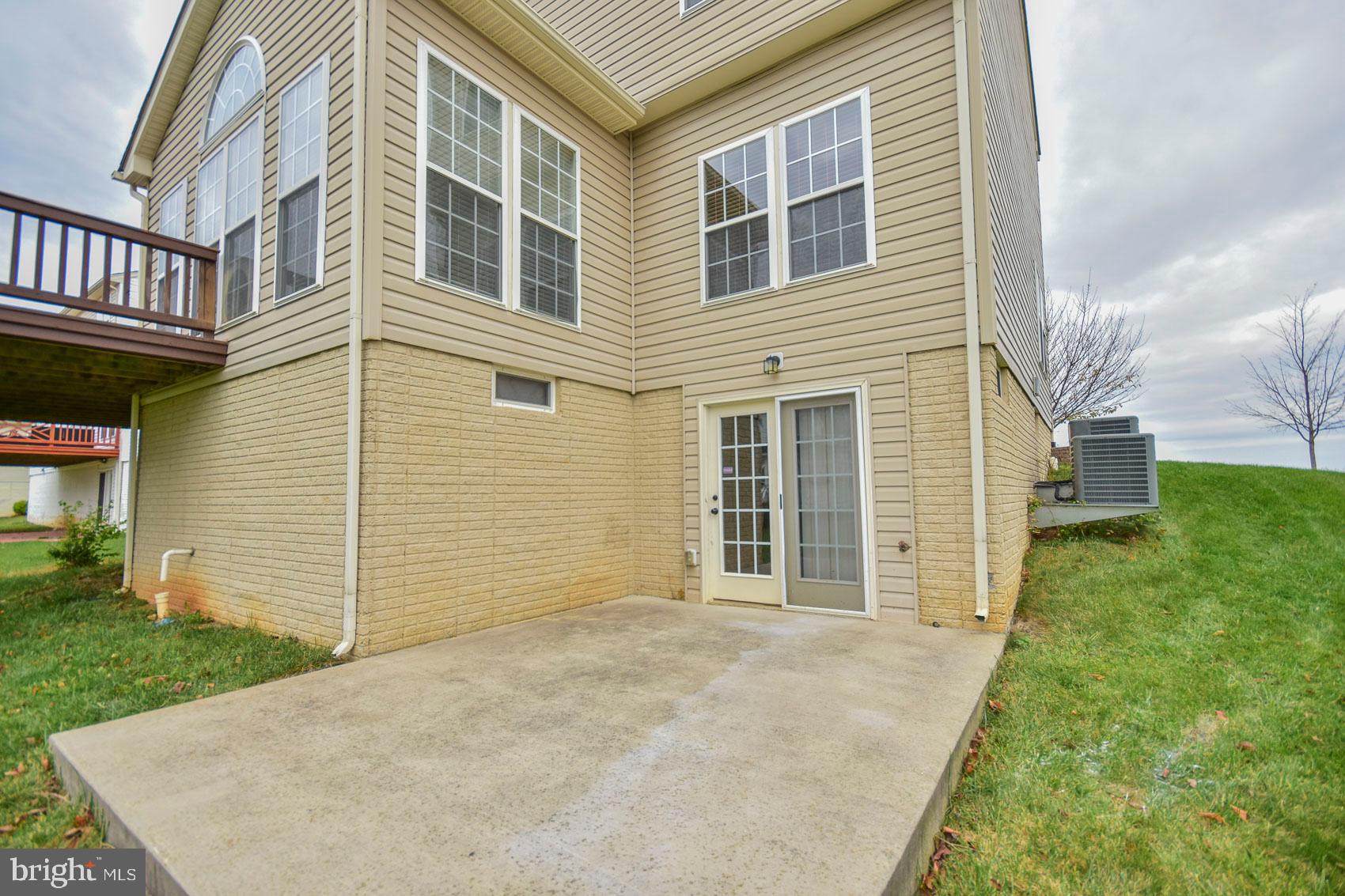 LAKELAND PLACE - Residential