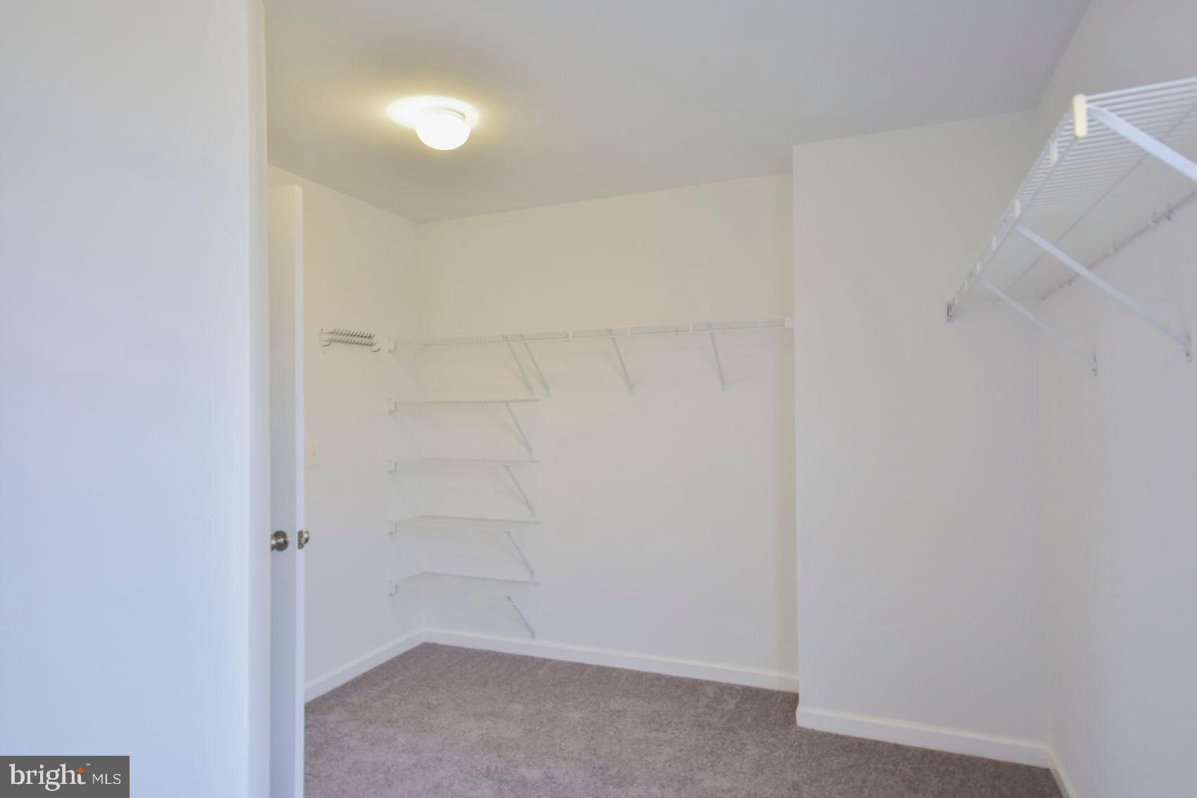 LAKELAND PLACE - Residential