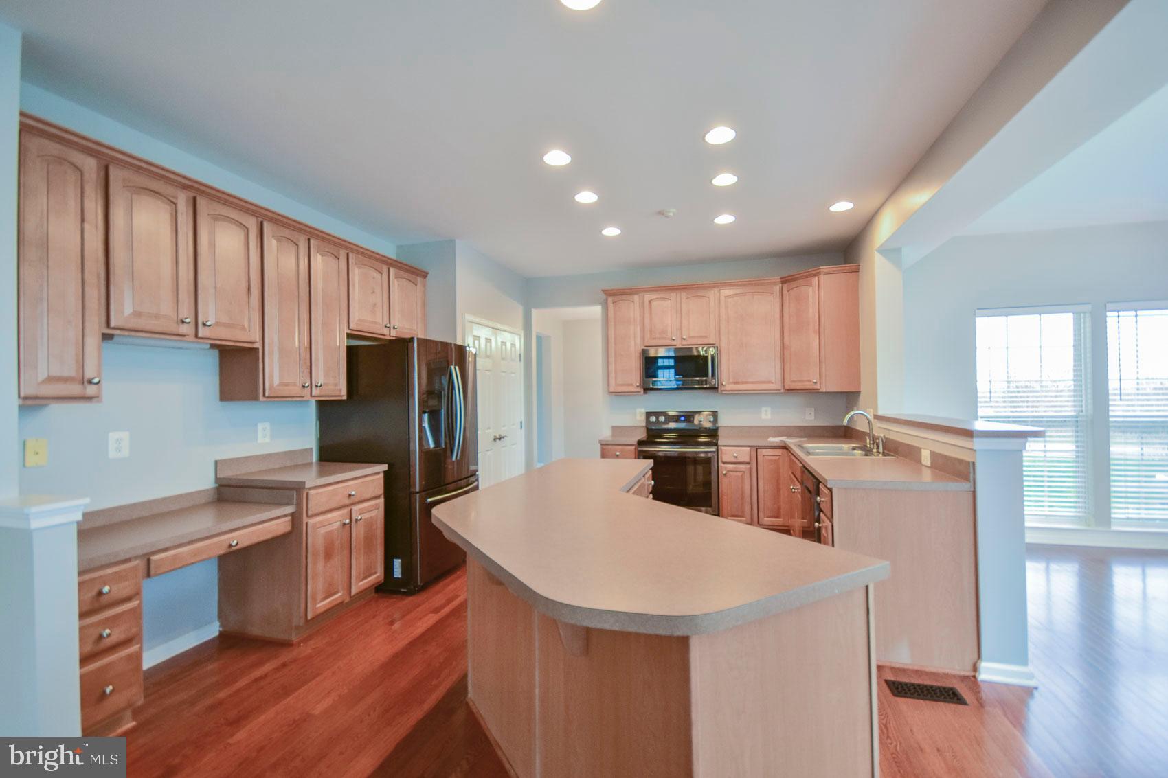 LAKELAND PLACE - Residential