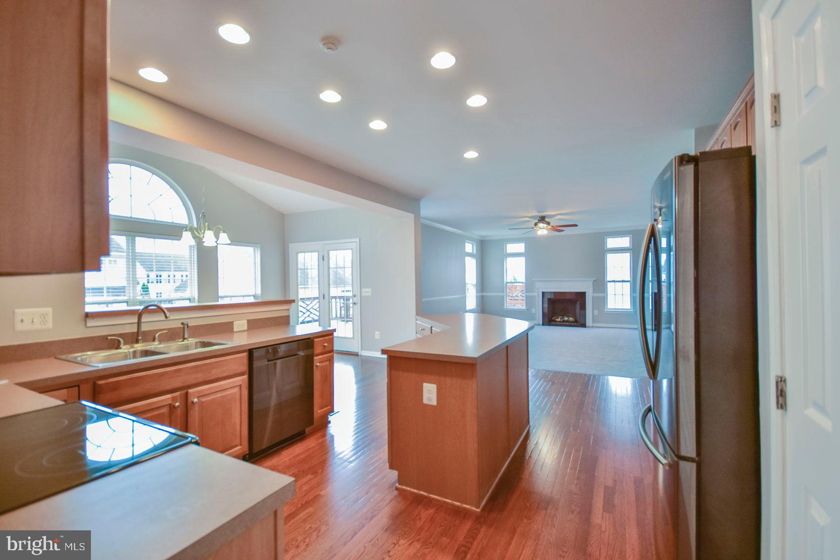 LAKELAND PLACE - Residential