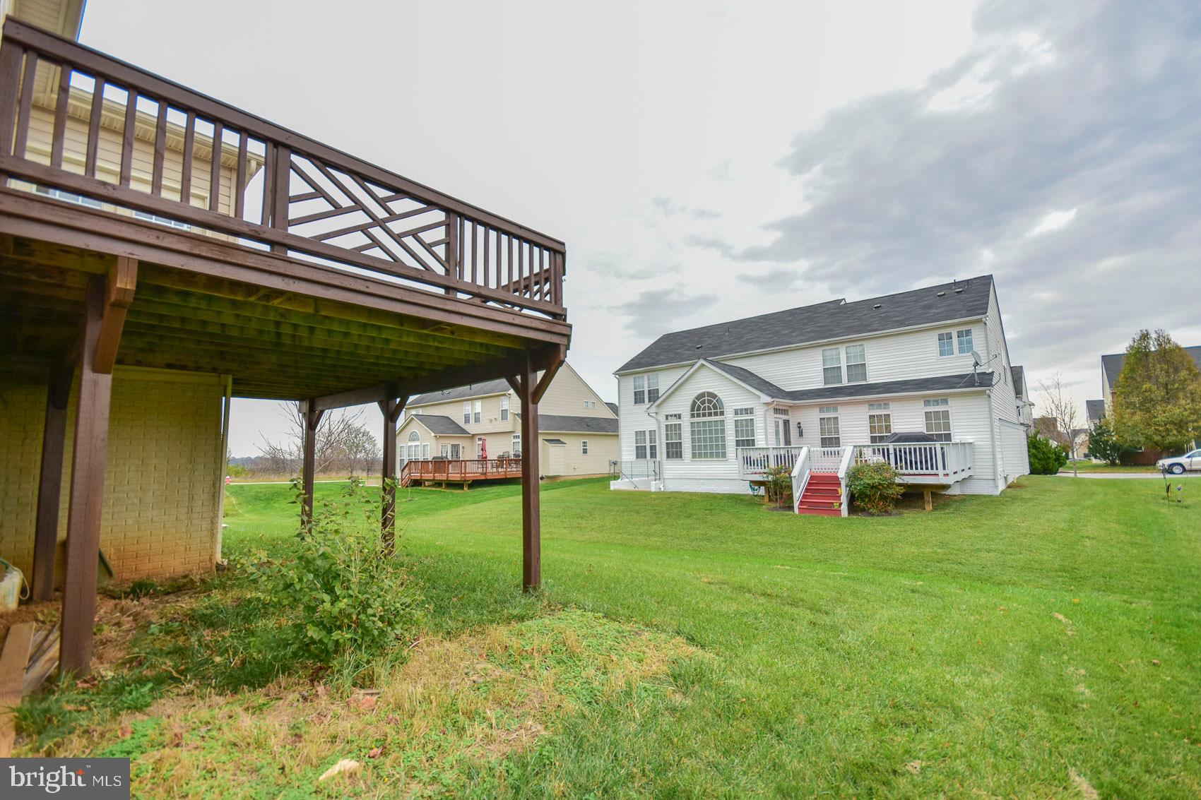 LAKELAND PLACE - Residential