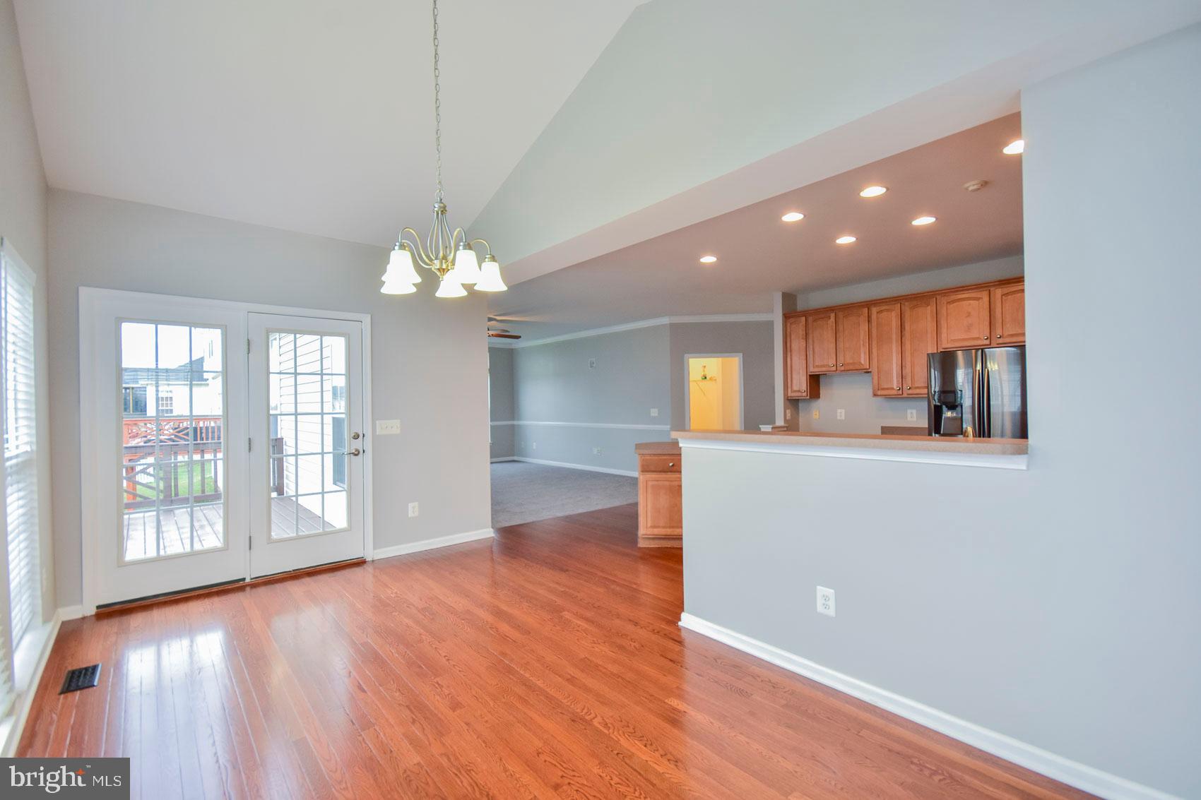 LAKELAND PLACE - Residential