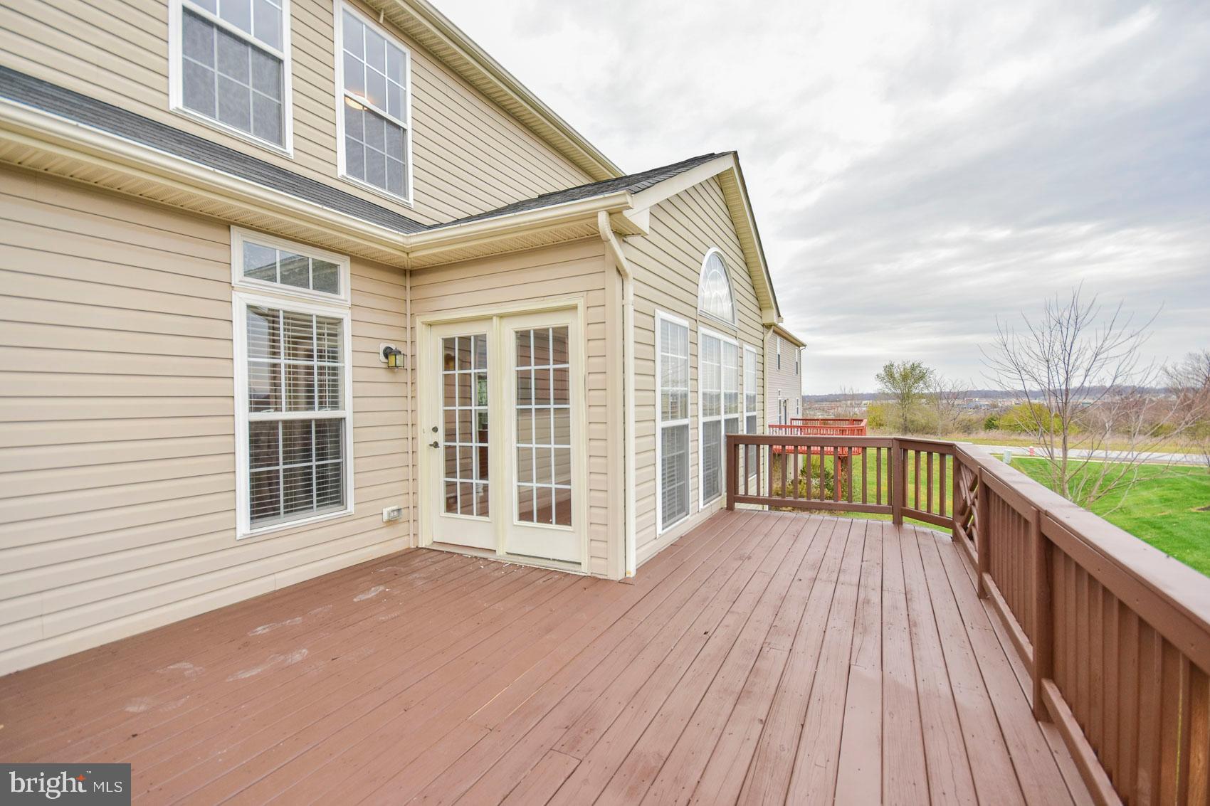 LAKELAND PLACE - Residential