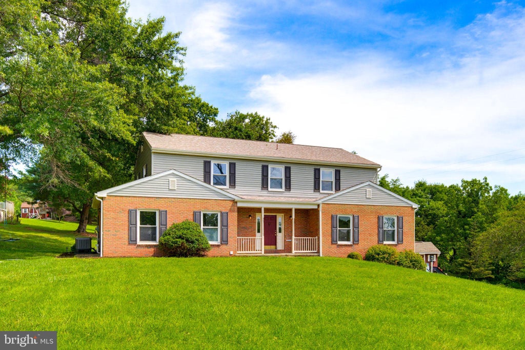 Photo of 133 Risser Road, BAINBRIDGE, PA 17502 (MLS # PALA2094204)