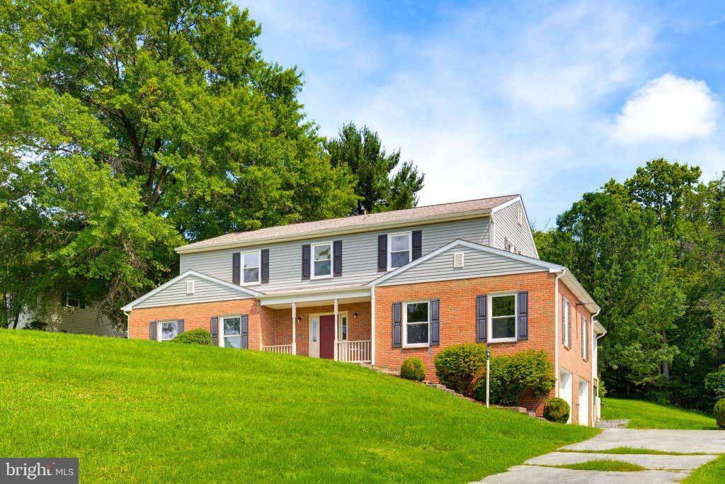 Photo of 133 Risser Road, BAINBRIDGE, PA 17502 (MLS # PALA2094204)
