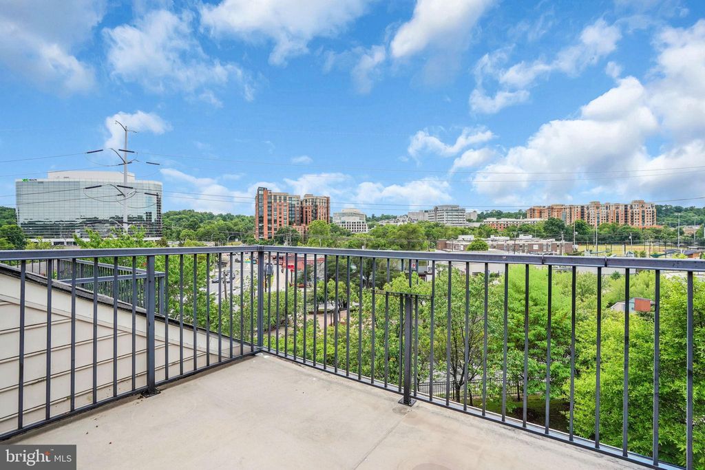 Photo of 2619 S Kenmore Court, ARLINGTON, VA 22206 (MLS # VAAR2072964)
