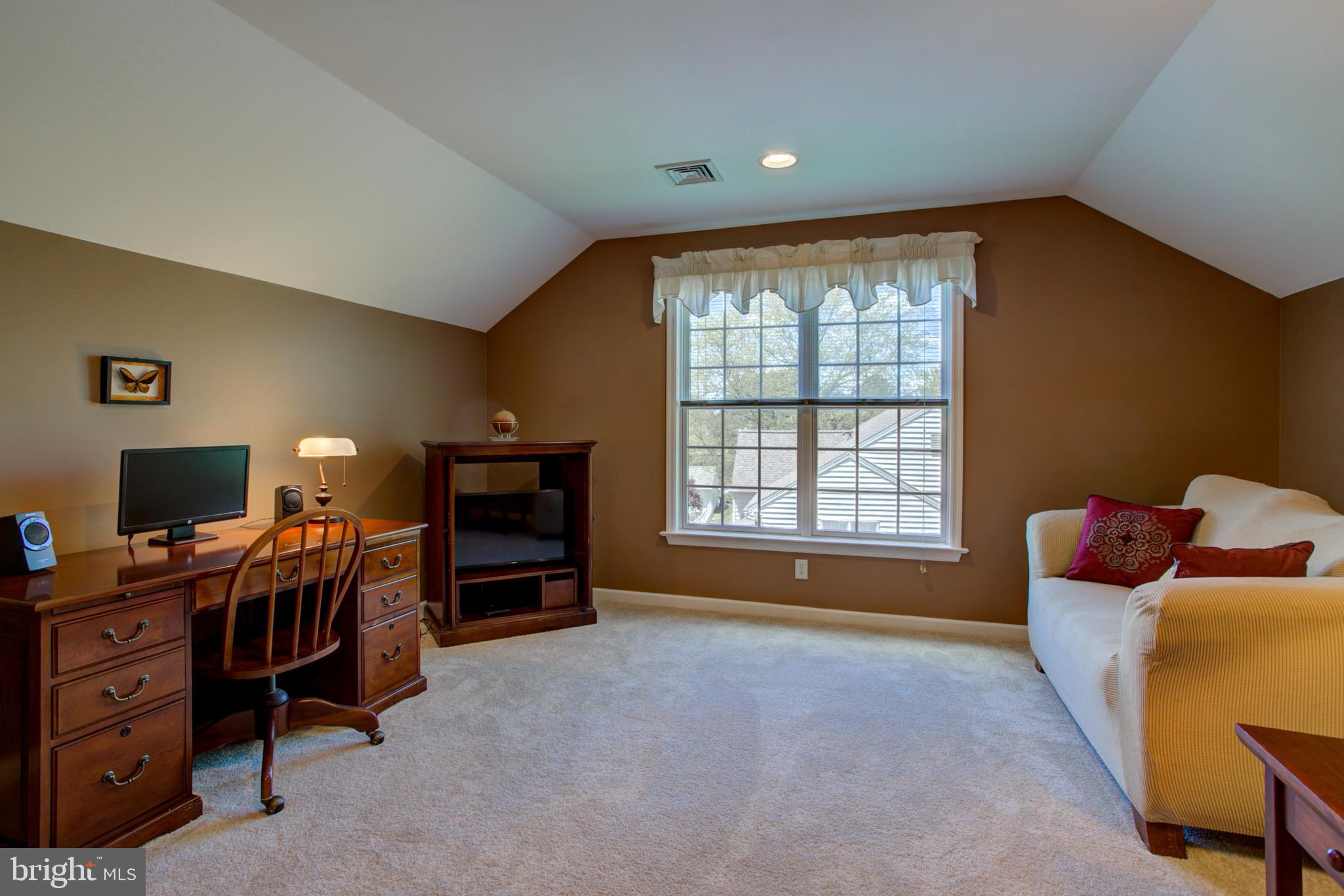 FARMINGTON WAY - Residential