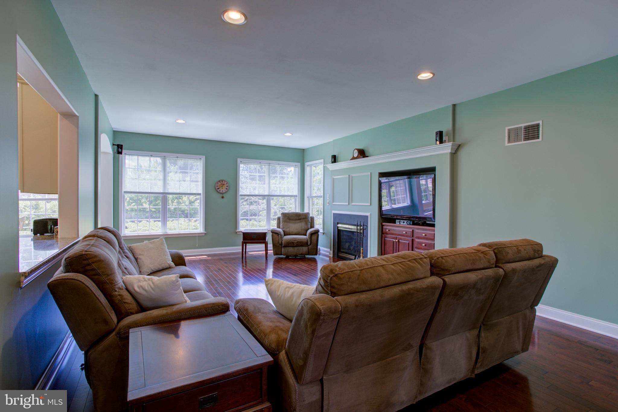 FARMINGTON WAY - Residential