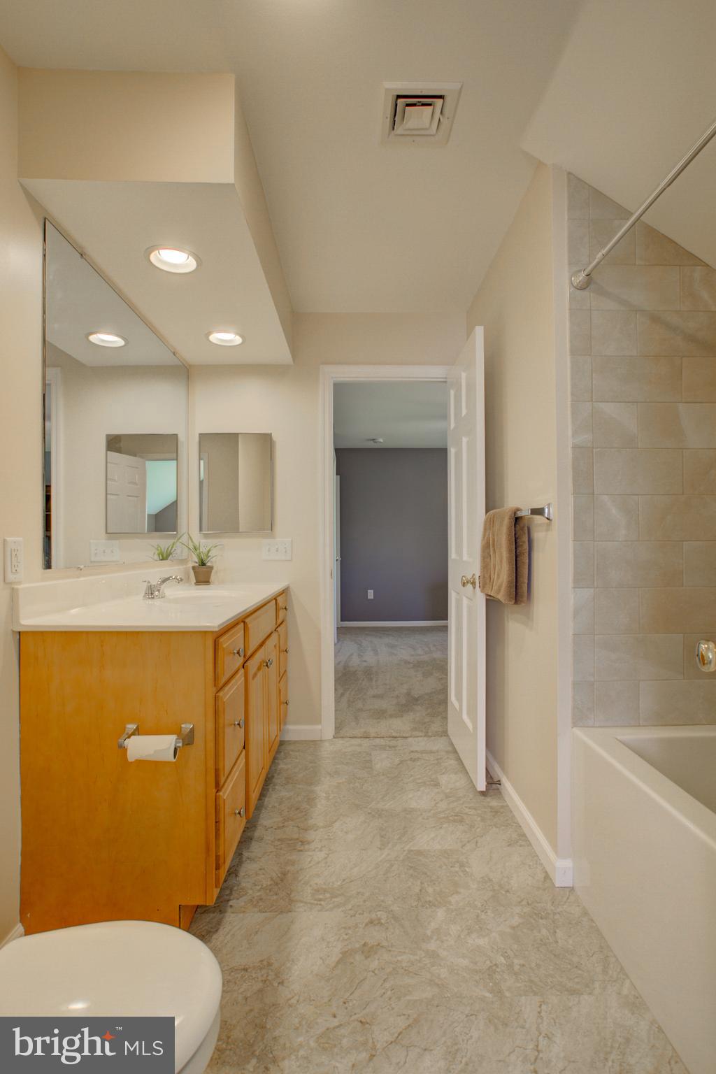 FARMINGTON WAY - Residential