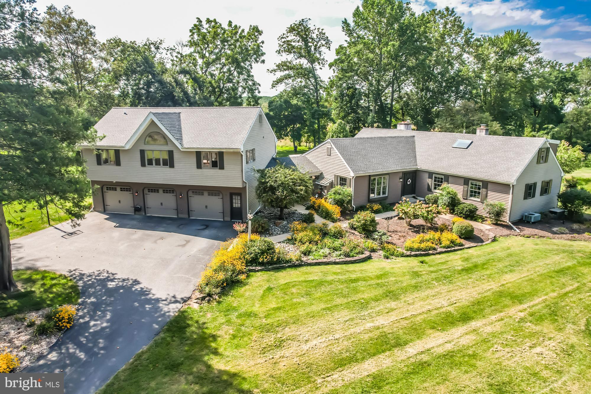 8 WOODLAND DRIVE