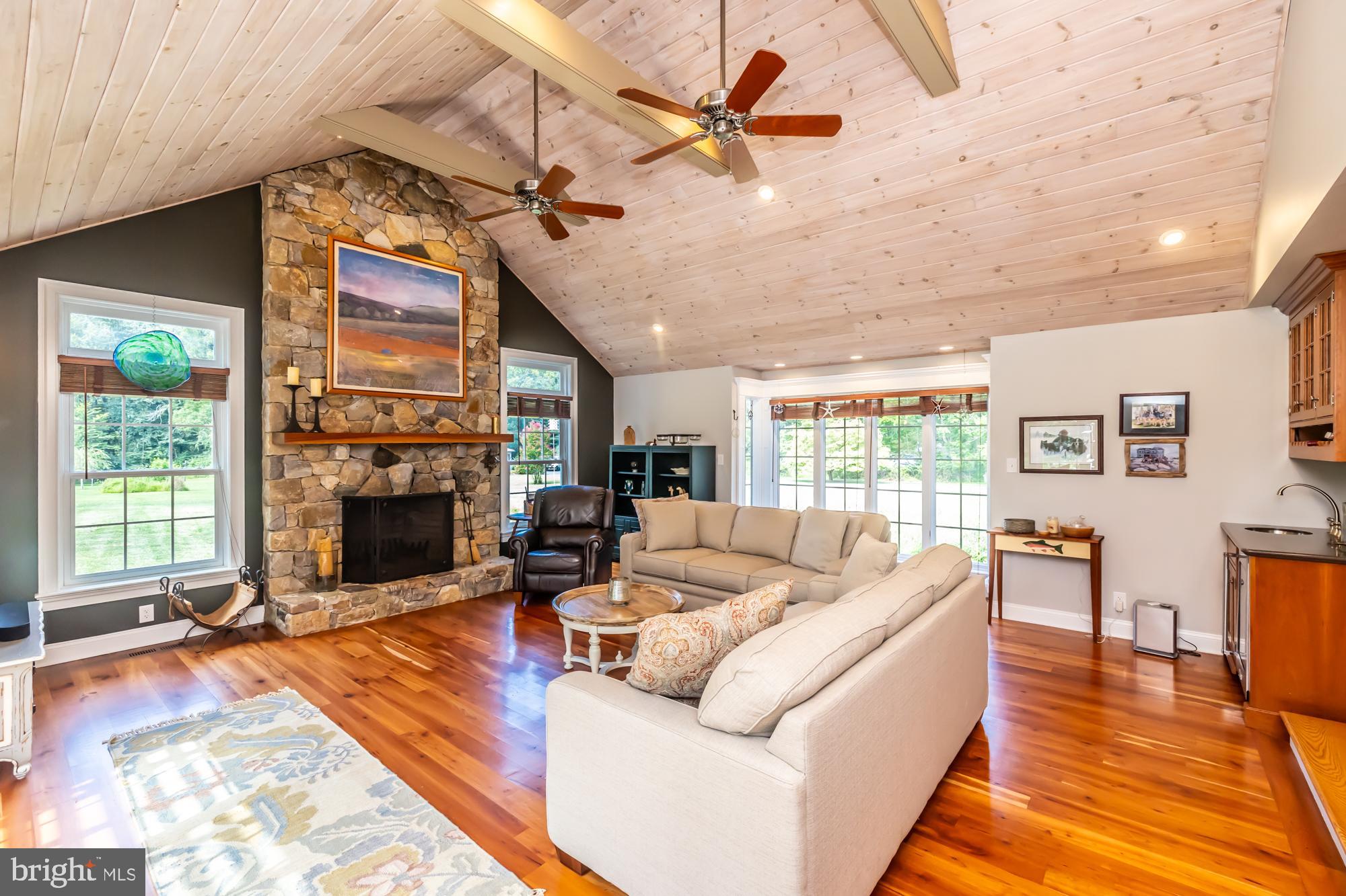 8 WOODLAND DRIVE