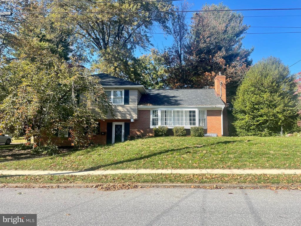 Photo of 309 ARCH ST, ELIZABETHTOWN, PA 17022 (MLS # PALA2043118)