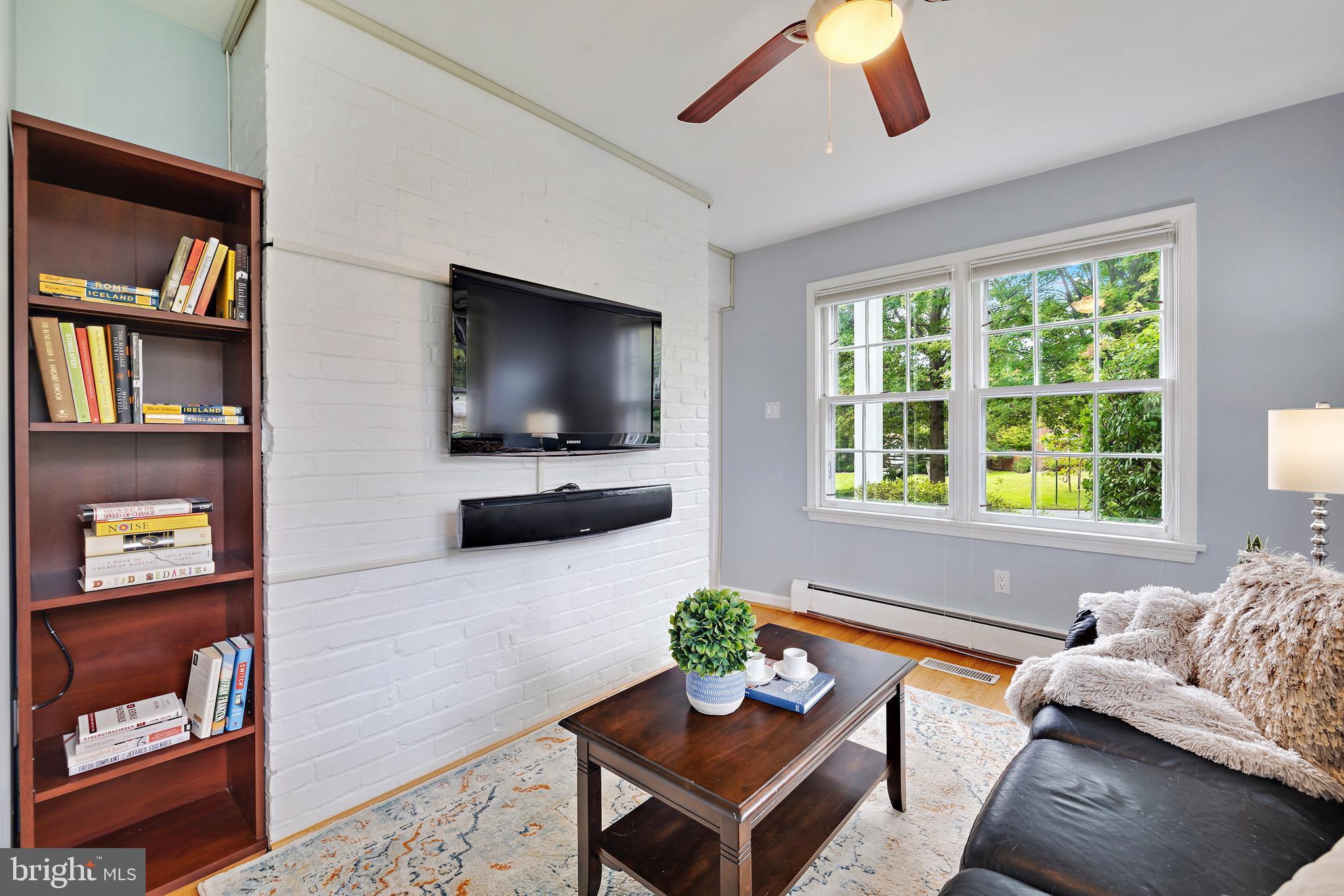 WOODSIDE PARK - Residential