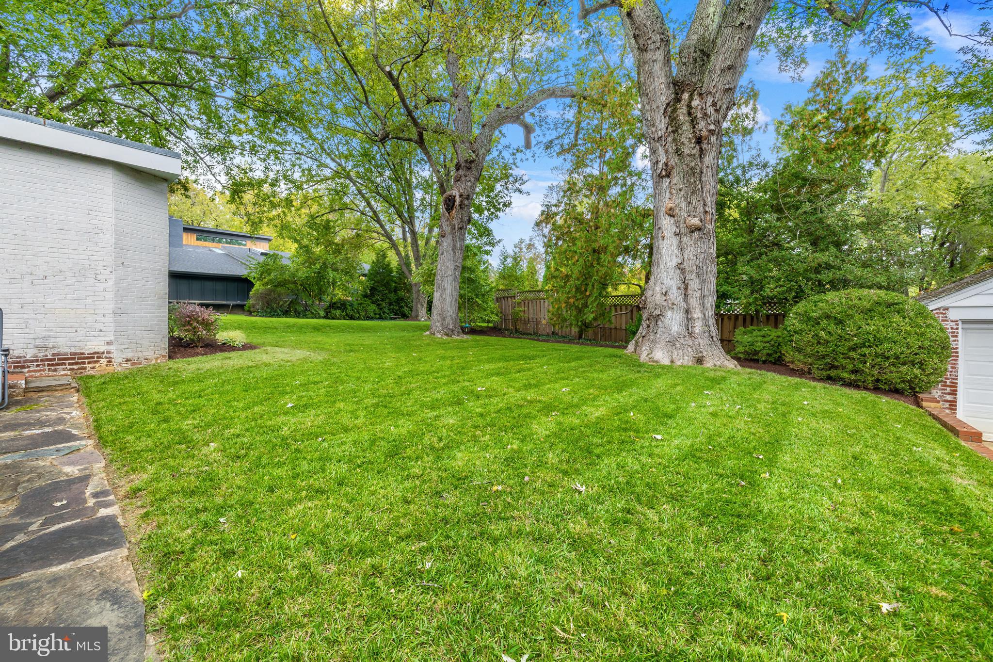 WOODSIDE PARK - Residential